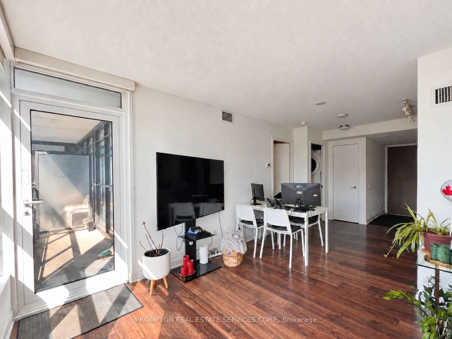 Photo 12 of Unit 1615, 80 Queens Wharf Road, Toronto, Waterfront Communities — HOMEH
