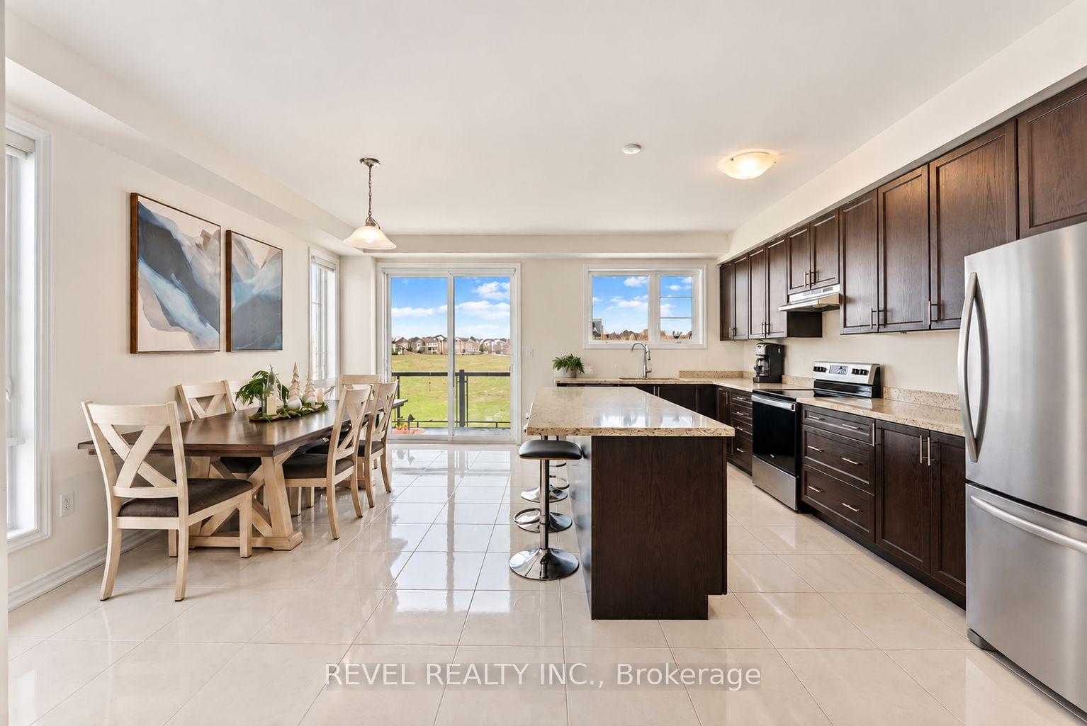Photo 2 of 25 Lake Trail Way, Whitby, Brooklin — HOMEH