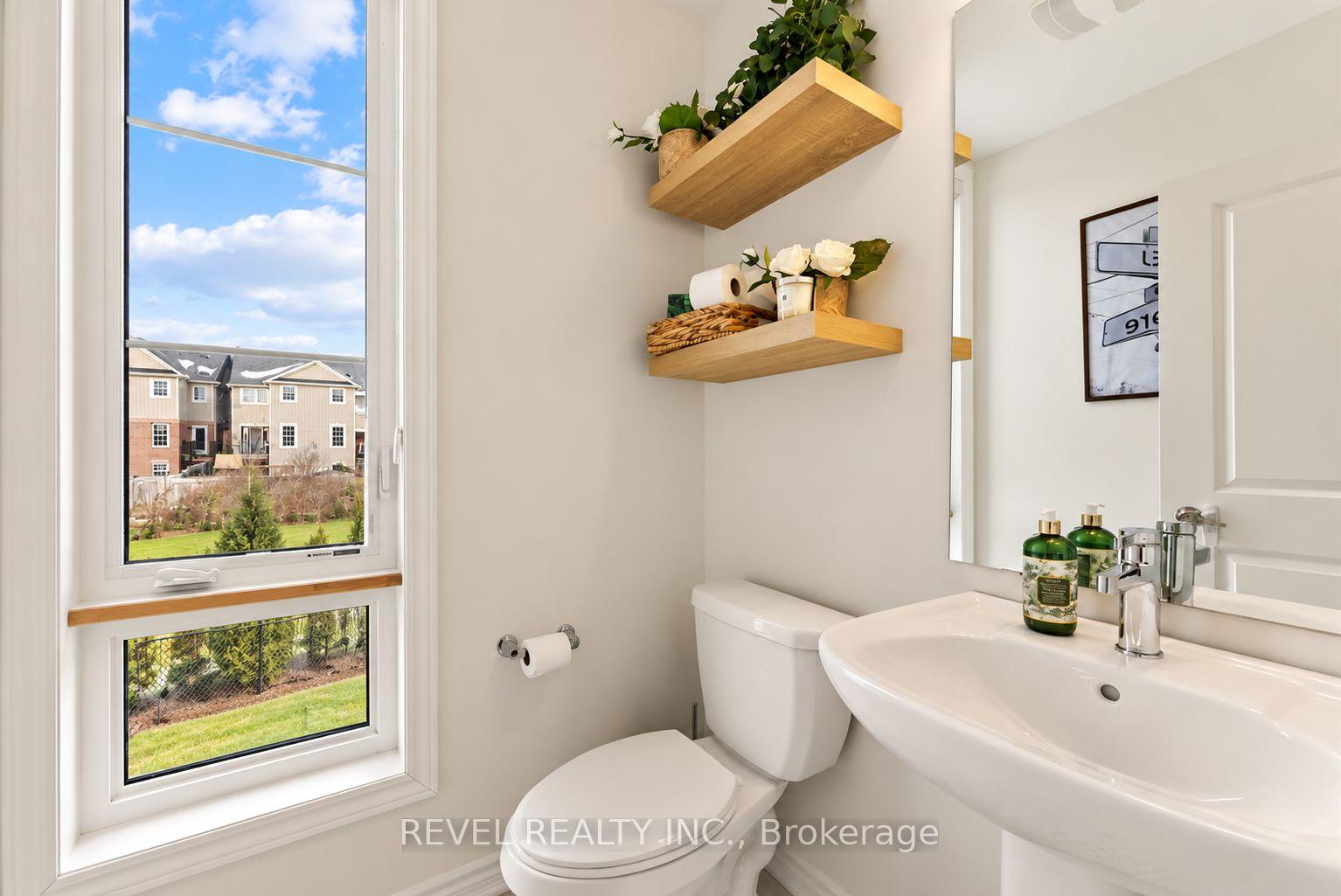 Photo 6 of 25 Lake Trail Way, Whitby, Brooklin — HOMEH