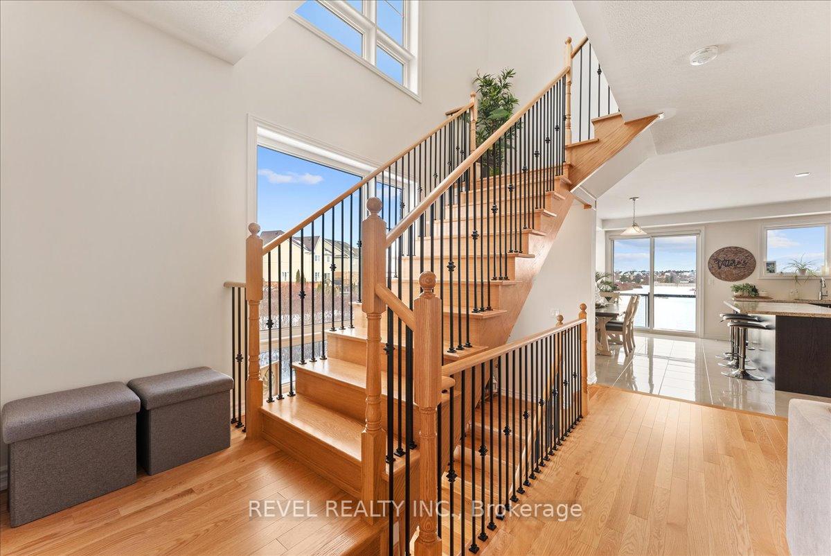 Photo 7 of 25 Lake Trail Way, Whitby, Brooklin — HOMEH