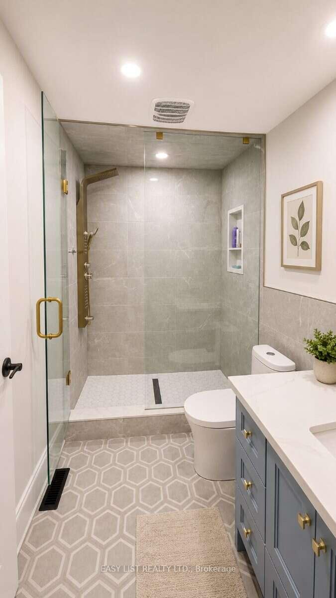 Photo 19 of 103 Fifefield Drive, Vaughan, Maple — HOMEH