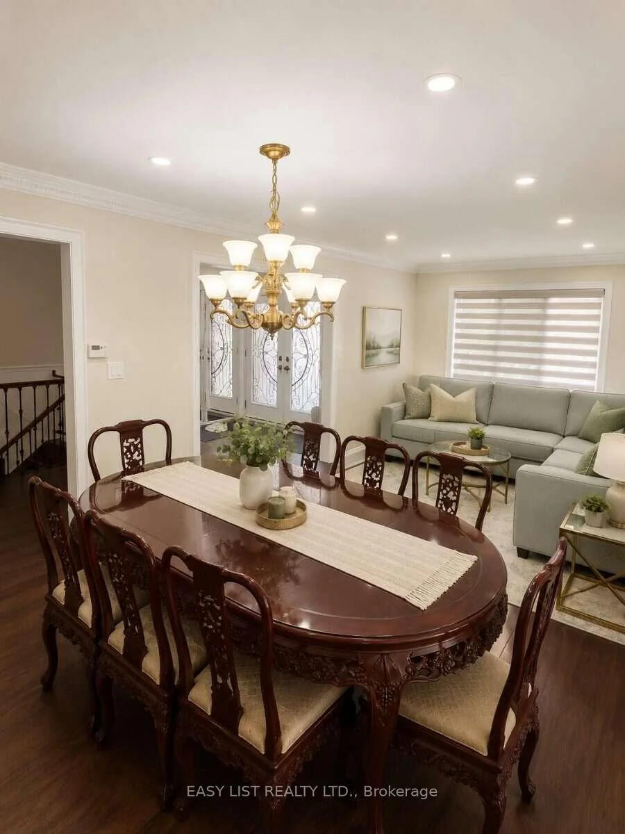 Photo 8 of 103 Fifefield Drive, Vaughan, Maple — HOMEH