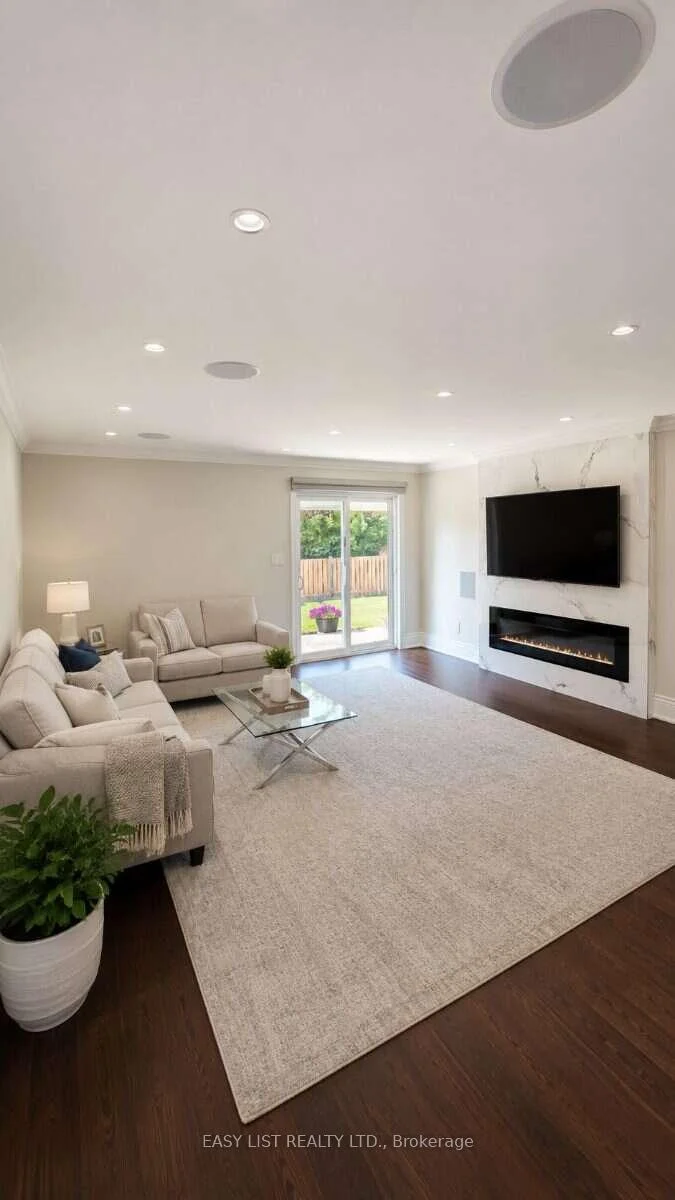 Photo 16 of 103 Fifefield Drive, Vaughan, Maple — HOMEH