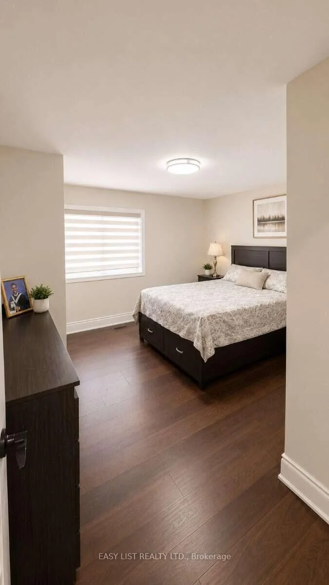 Photo 32 of 103 Fifefield Drive, Vaughan, Maple — HOMEH