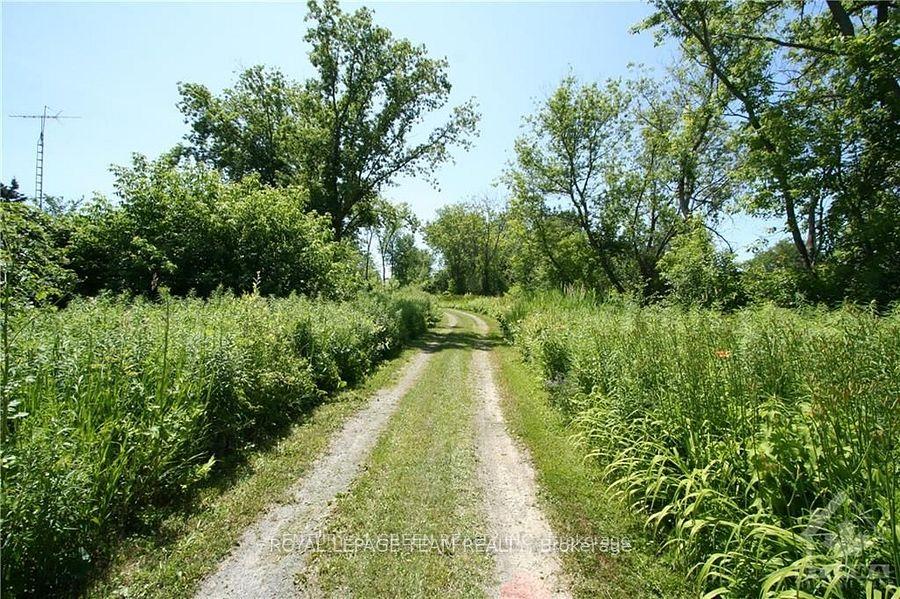 Photo 2 of 3500 County 11 Road, South Dundas, South Dundas (Williamsburgh) Twp — HOMEH