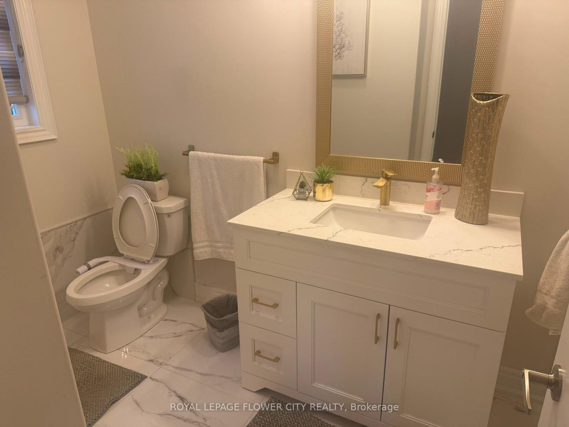 Photo 17 of 41 Cape Dorset Crescent, Brampton, Sandringham-Wellington — HOMEH