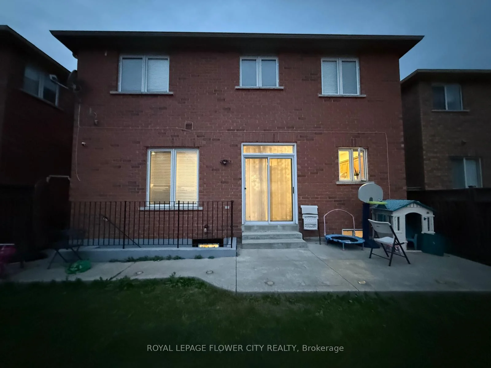Photo 8 of 41 Cape Dorset Crescent, Brampton, Sandringham-Wellington — HOMEH