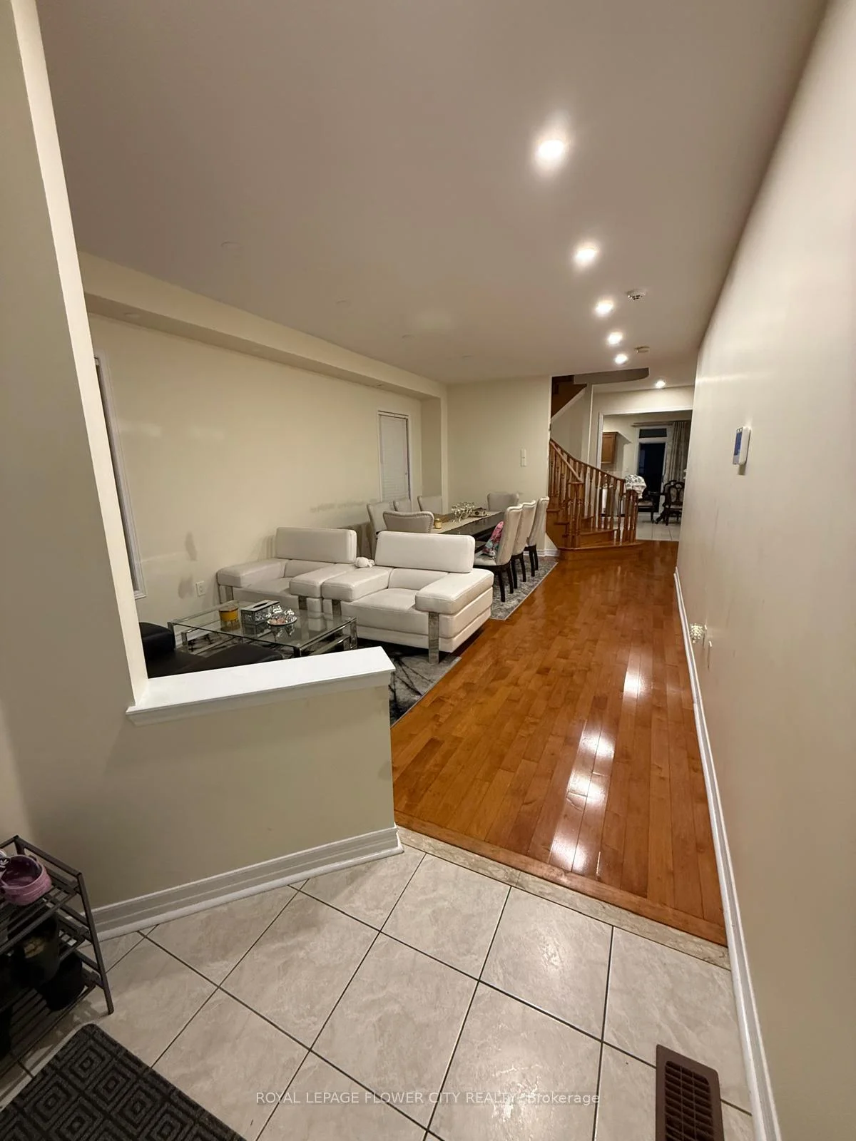 Photo 14 of 41 Cape Dorset Crescent, Brampton, Sandringham-Wellington — HOMEH