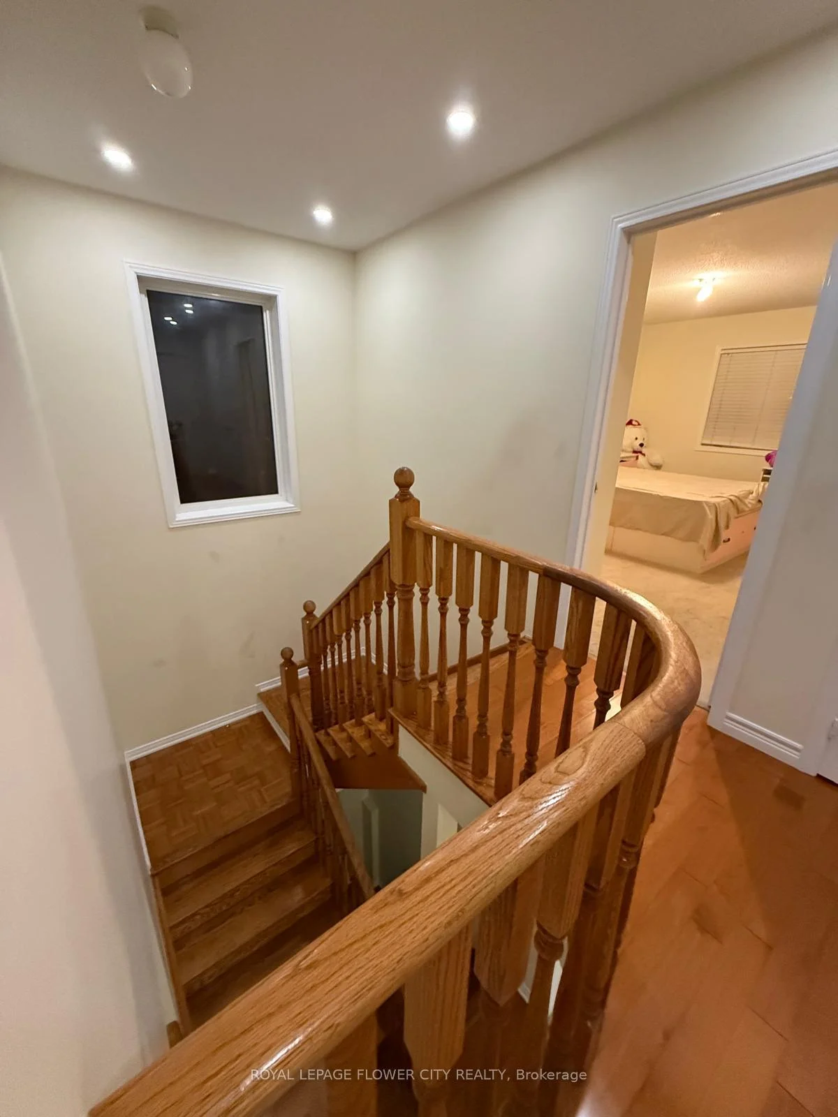 Photo 18 of 41 Cape Dorset Crescent, Brampton, Sandringham-Wellington — HOMEH