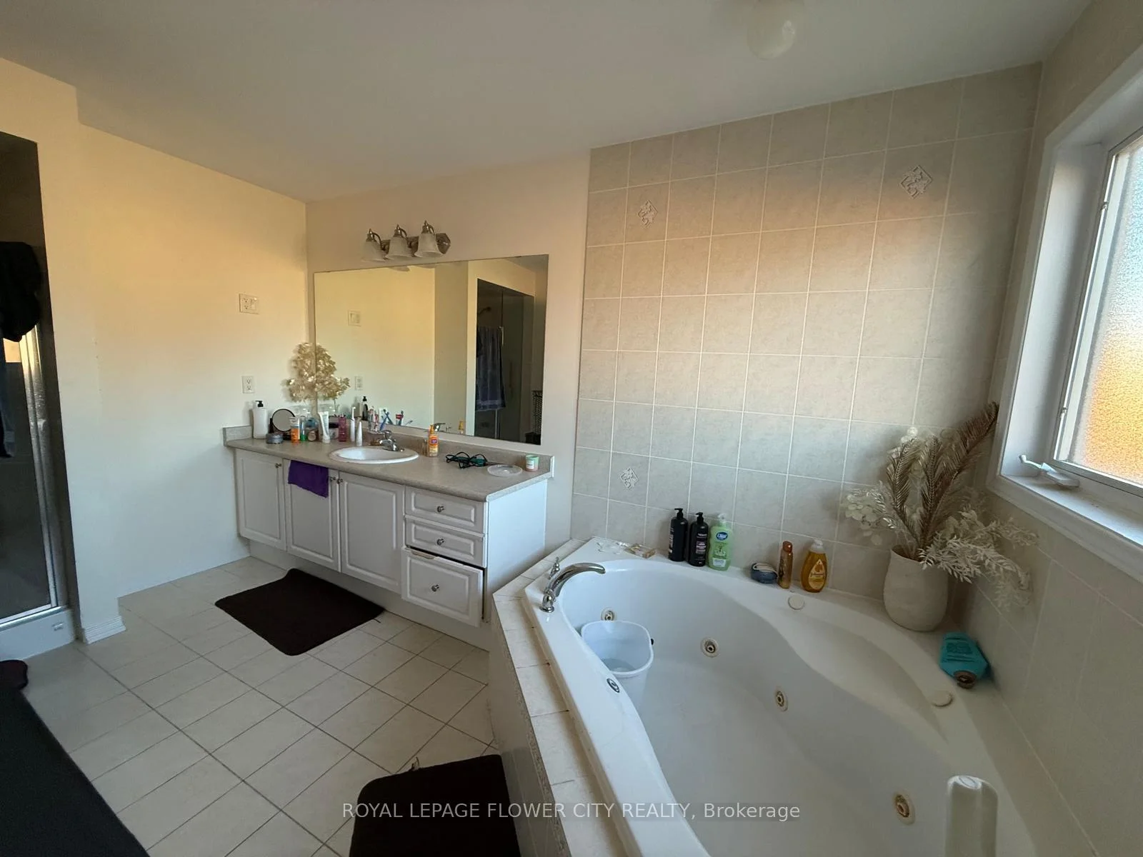 Photo 39 of 41 Cape Dorset Crescent, Brampton, Sandringham-Wellington — HOMEH