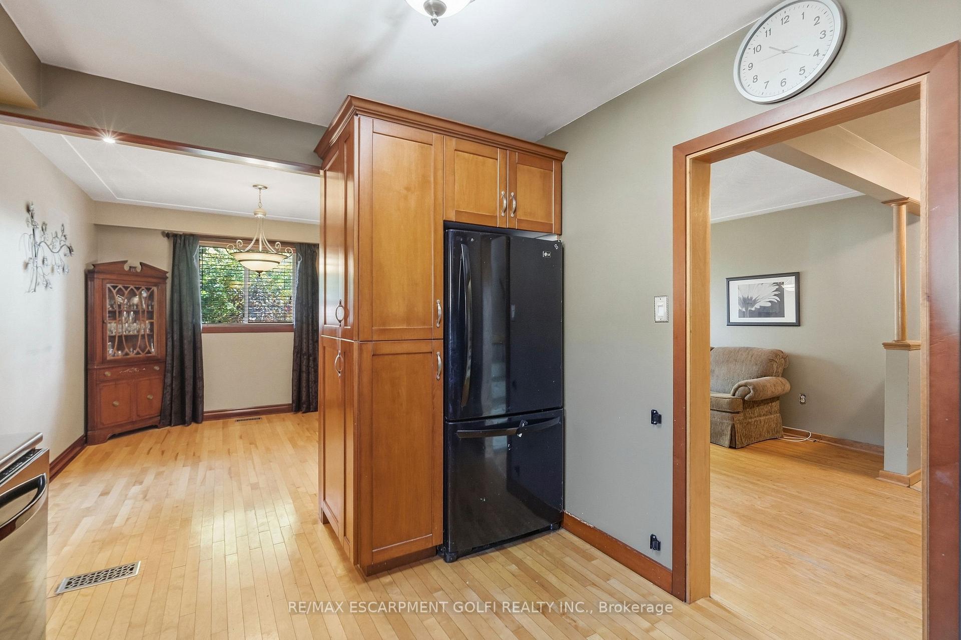 Photo 11 of 106 Victor Boulevard, Hamilton, Greeningdon — HOMEH