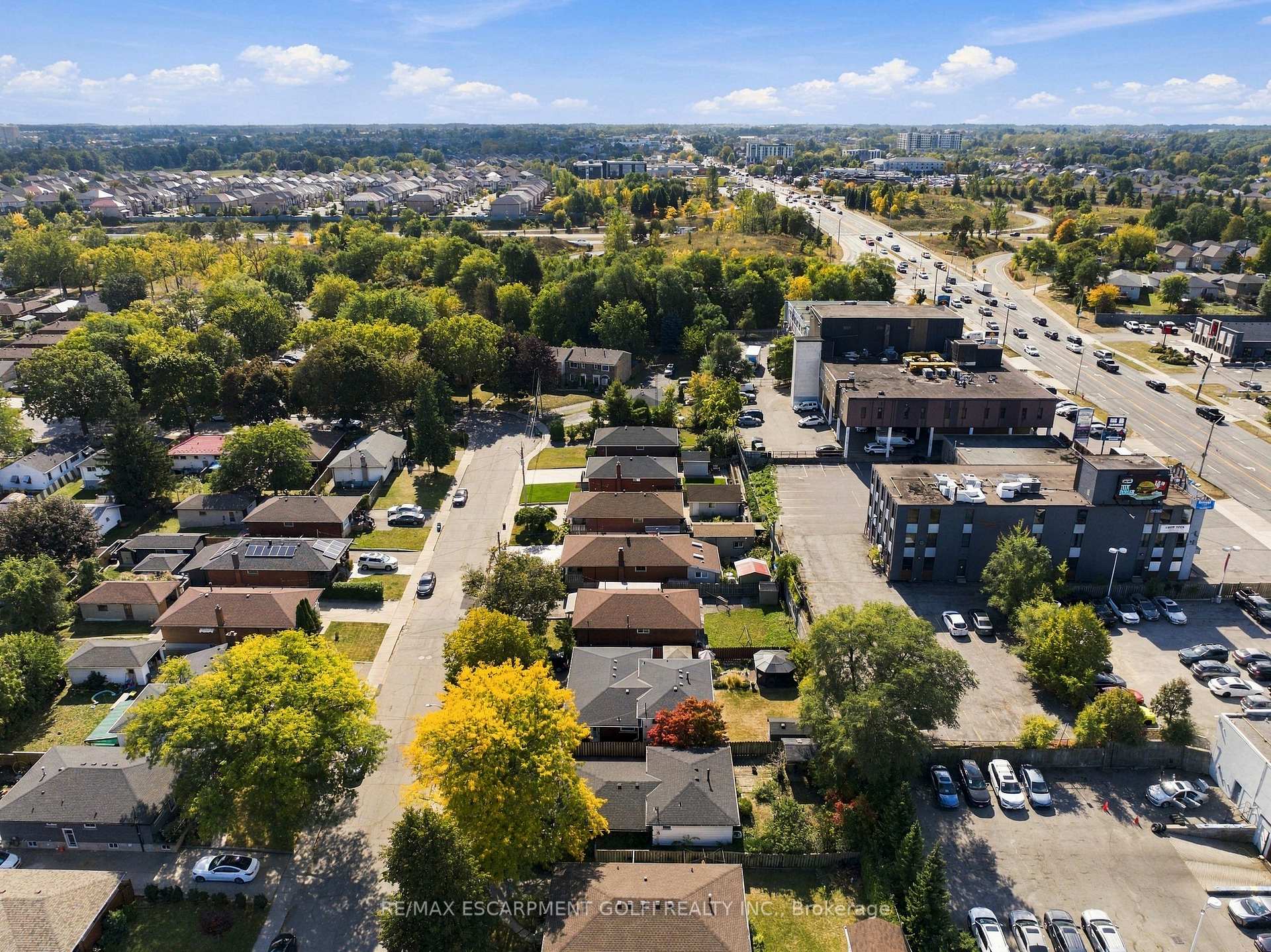 Photo 26 of 106 Victor Boulevard, Hamilton, Greeningdon — HOMEH