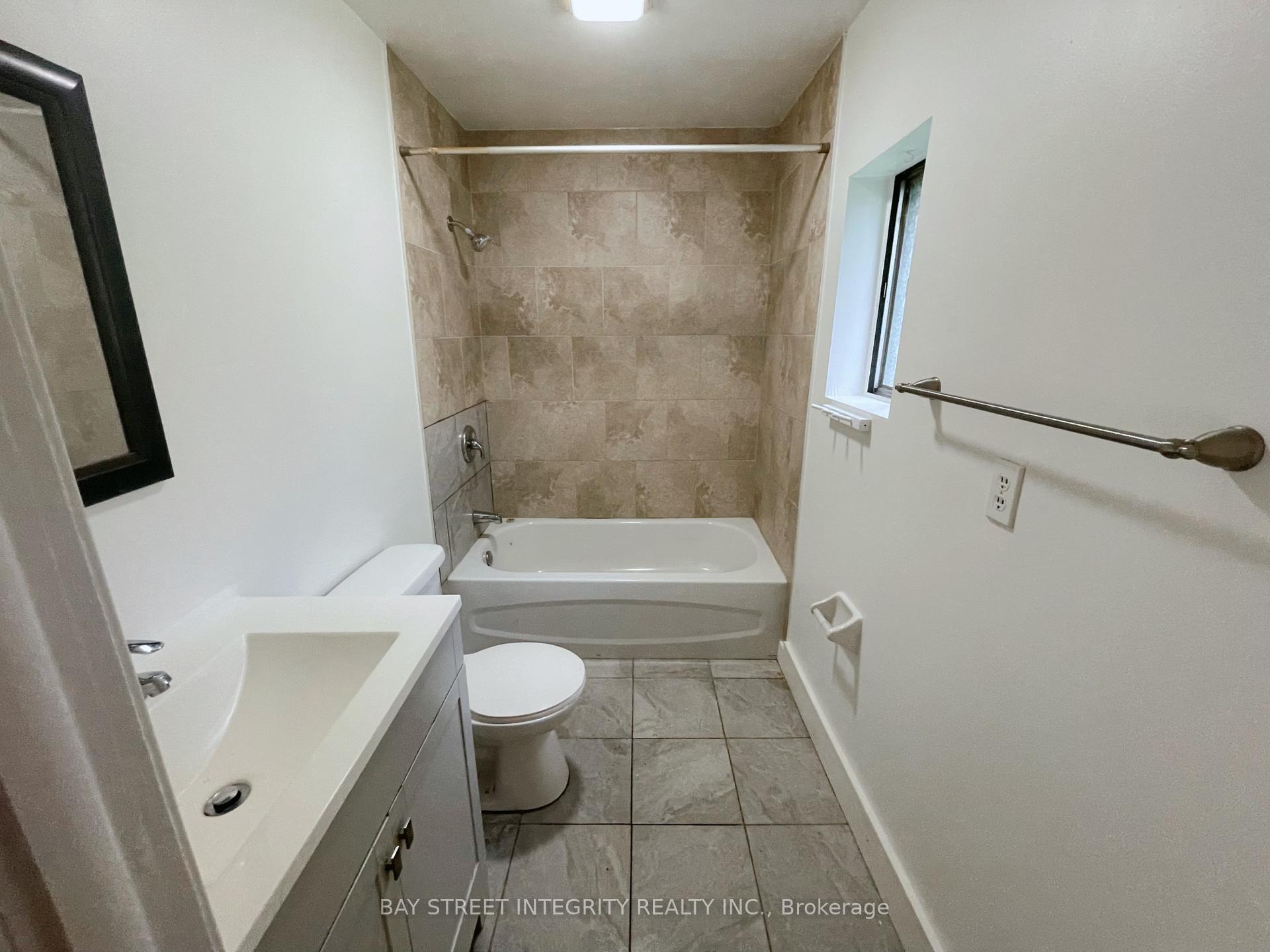 Photo 8 of Unit Main floor, 320 Miami Drive, Georgina, Keswick South — HOMEH