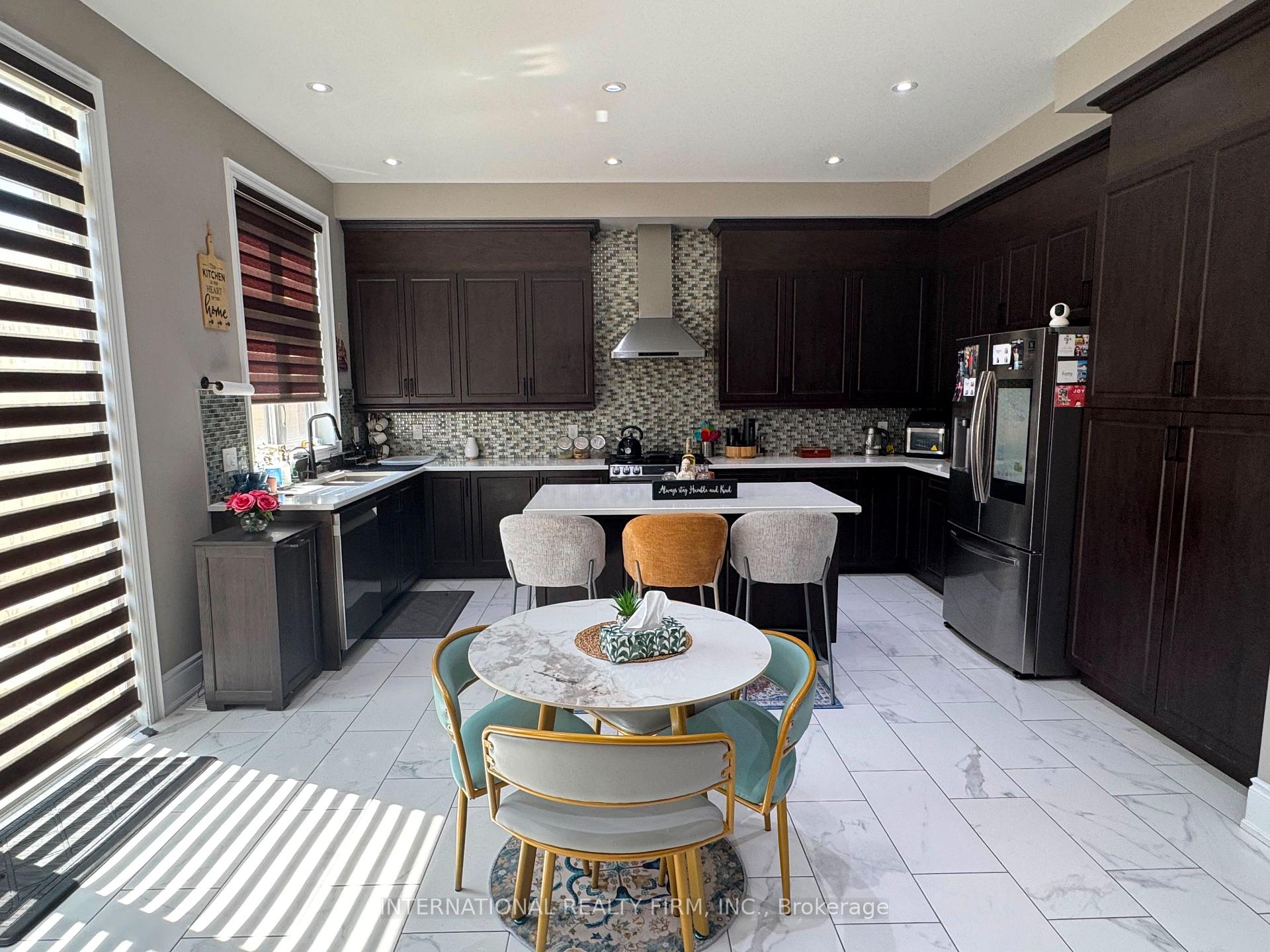 Photo 5 of 45 Daisy Meadow Crescent, Caledon, Caledon East — HOMEH