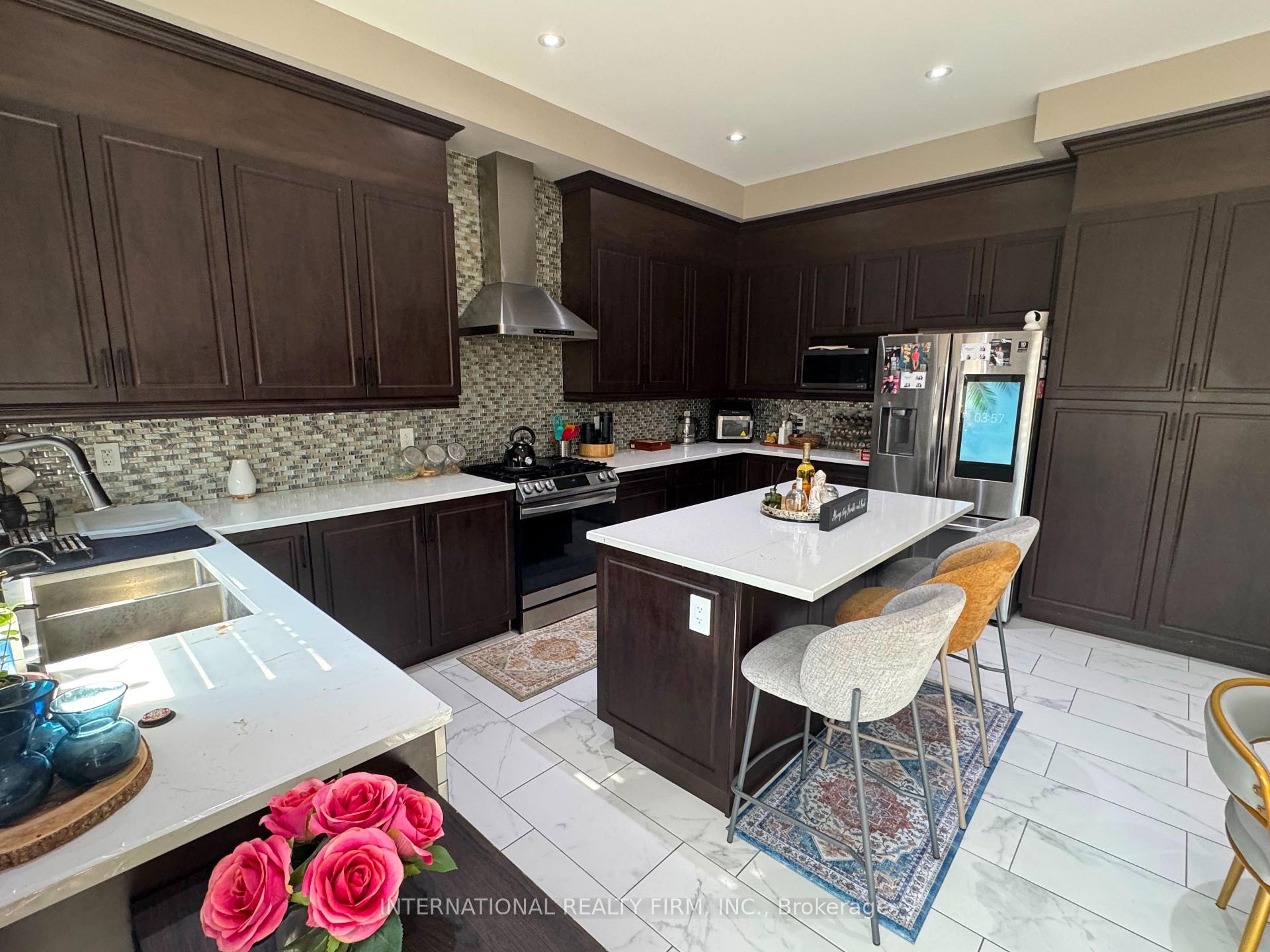 Photo 6 of 45 Daisy Meadow Crescent, Caledon, Caledon East — HOMEH