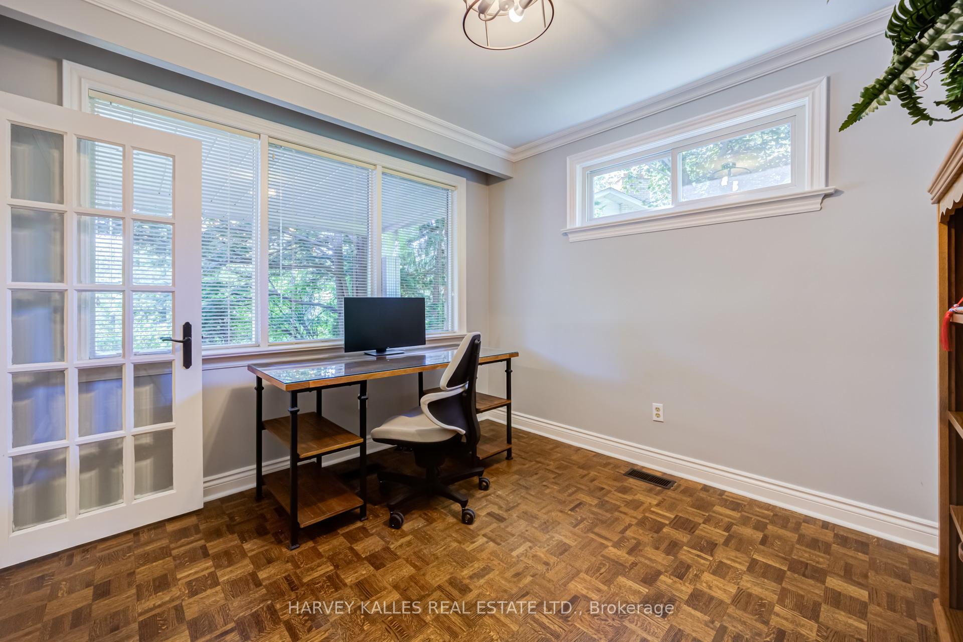 Photo 6 of 19 Ridgegate Crescent, Etobicoke, Stonegate-Queensway — HOMEH