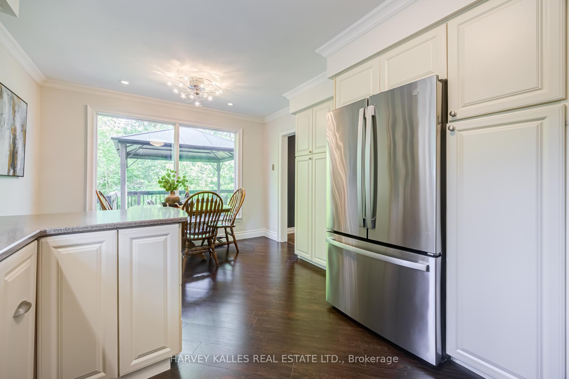 Photo 19 of 19 Ridgegate Crescent, Etobicoke, Stonegate-Queensway — HOMEH