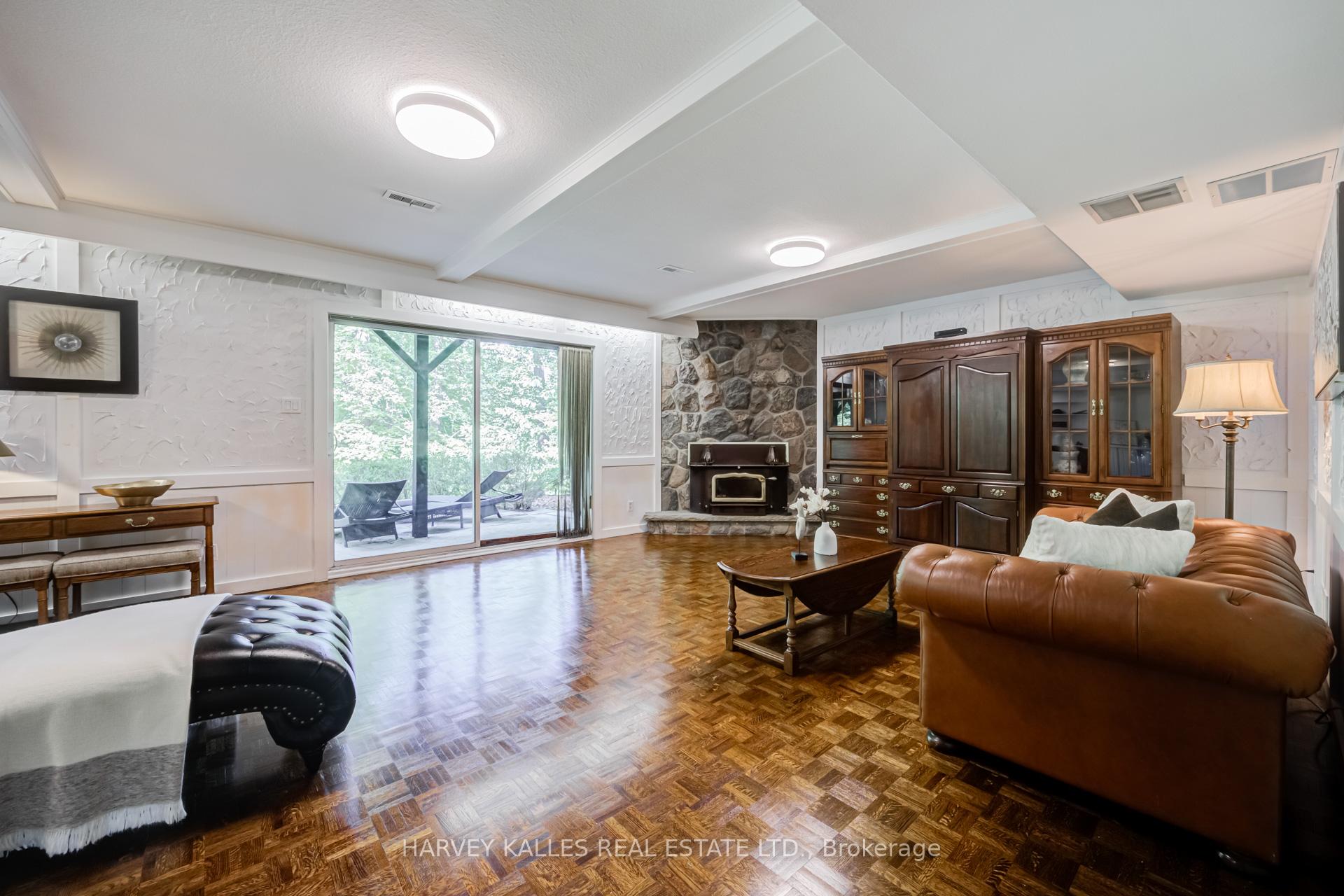 Photo 33 of 19 Ridgegate Crescent, Etobicoke, Stonegate-Queensway — HOMEH
