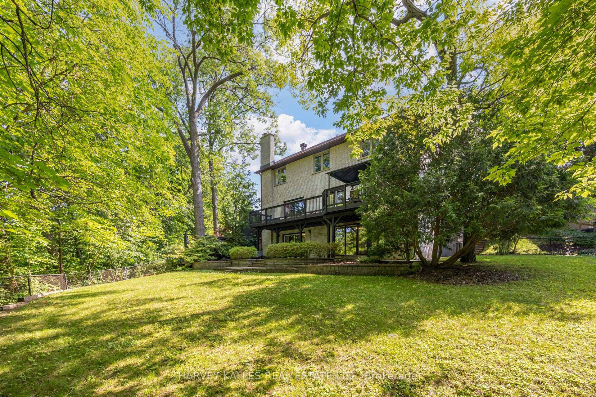 Photo 37 of 19 Ridgegate Crescent, Etobicoke, Stonegate-Queensway — HOMEH