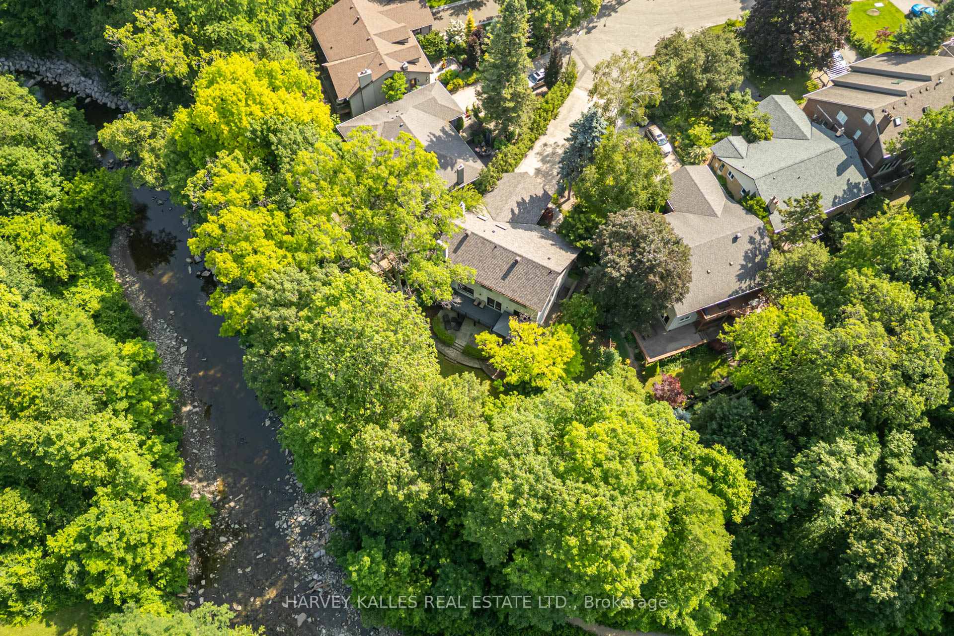 Photo 39 of 19 Ridgegate Crescent, Etobicoke, Stonegate-Queensway — HOMEH