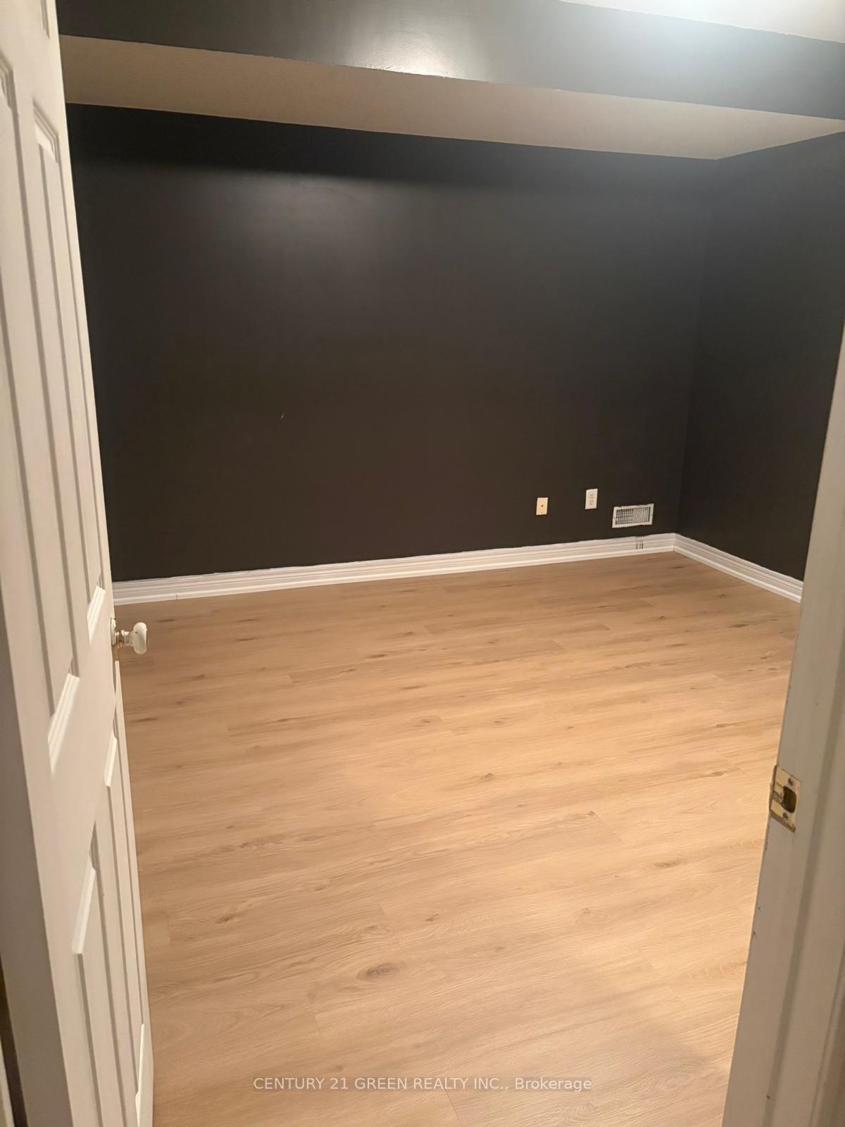 Photo 3 of Unit LOWER, 17 Jean Anderson Crescent, Guelph, Clairfields/Hanlon Business Park — HOMEH