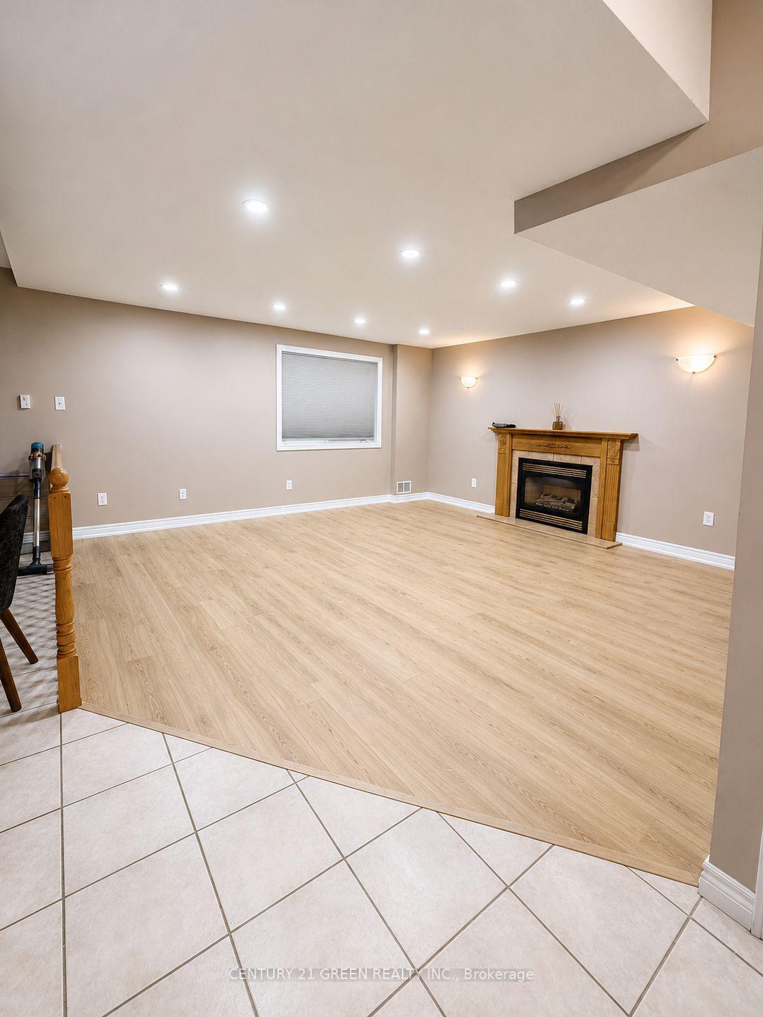 Photo 7 of Unit LOWER, 17 Jean Anderson Crescent, Guelph, Clairfields/Hanlon Business Park — HOMEH
