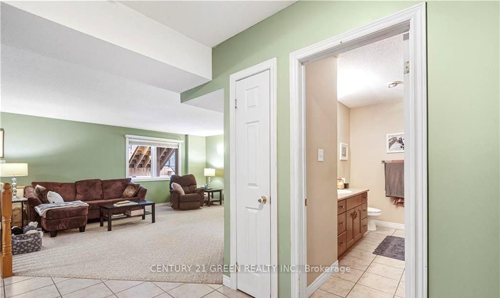 Photo 8 of Unit LOWER, 17 Jean Anderson Crescent, Guelph, Clairfields/Hanlon Business Park — HOMEH