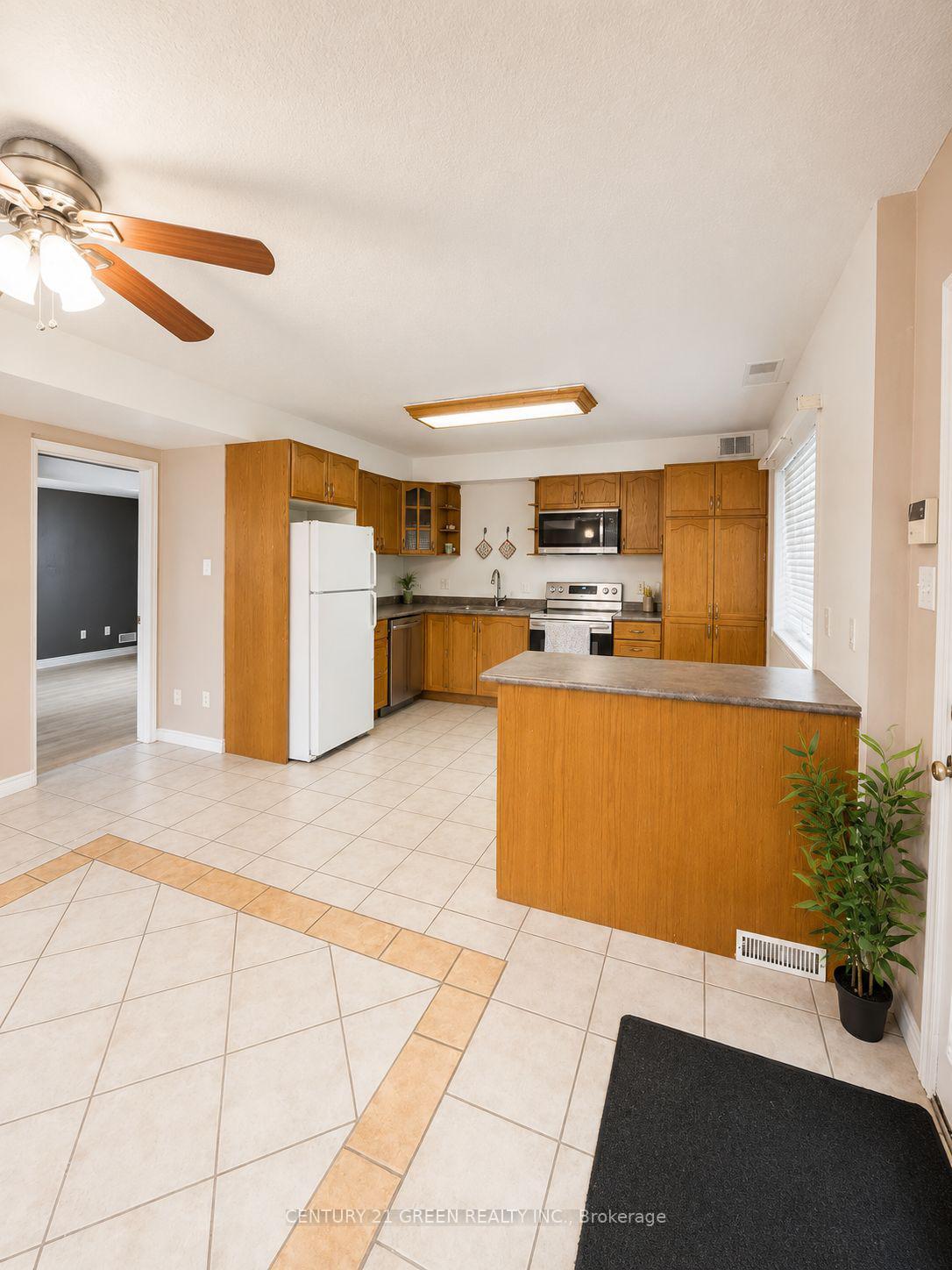 Photo 14 of Unit LOWER, 17 Jean Anderson Crescent, Guelph, Clairfields/Hanlon Business Park — HOMEH