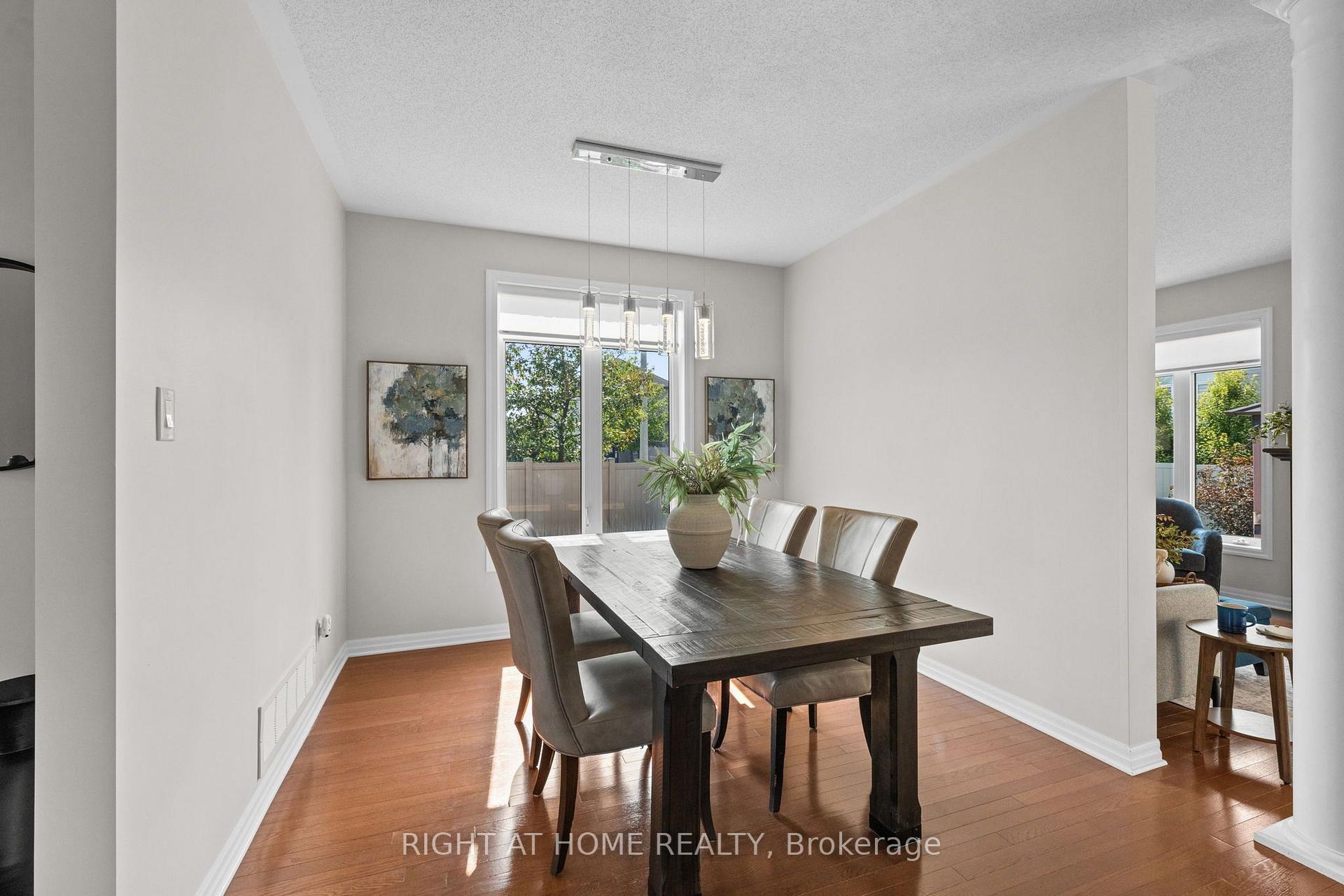 Photo 8 of 525 Peerless Street, Ottawa, Barrhaven - Cedargrove/Fraserdale — HOMEH