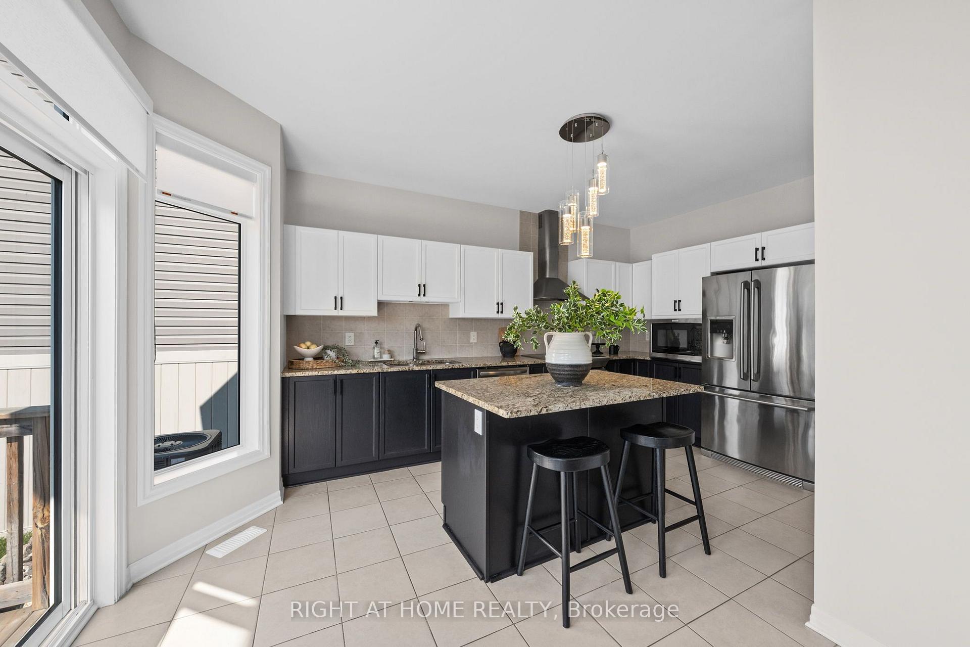 Photo 12 of 525 Peerless Street, Ottawa, Barrhaven - Cedargrove/Fraserdale — HOMEH