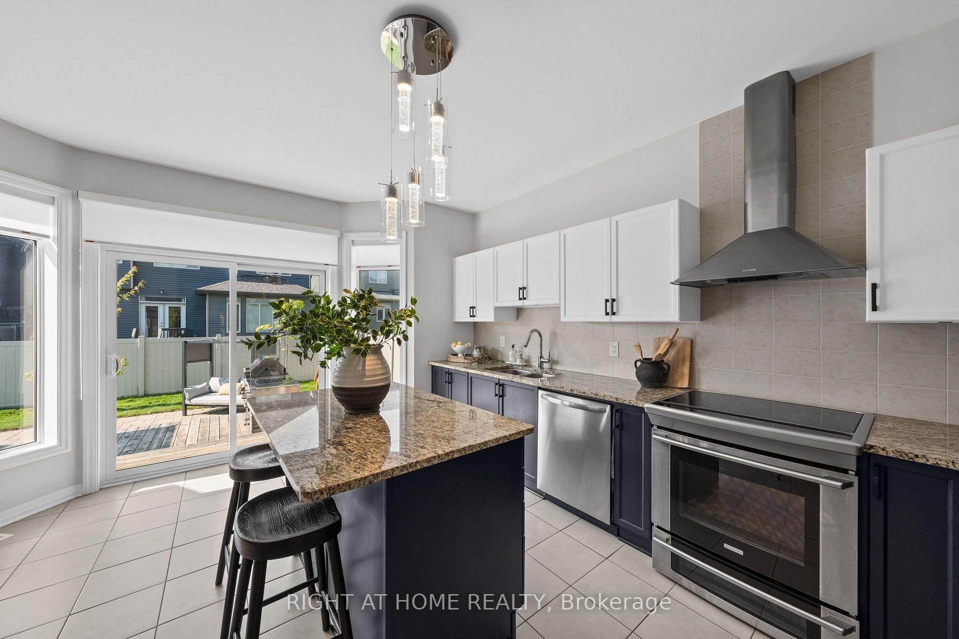 Photo 16 of 525 Peerless Street, Ottawa, Barrhaven - Cedargrove/Fraserdale — HOMEH