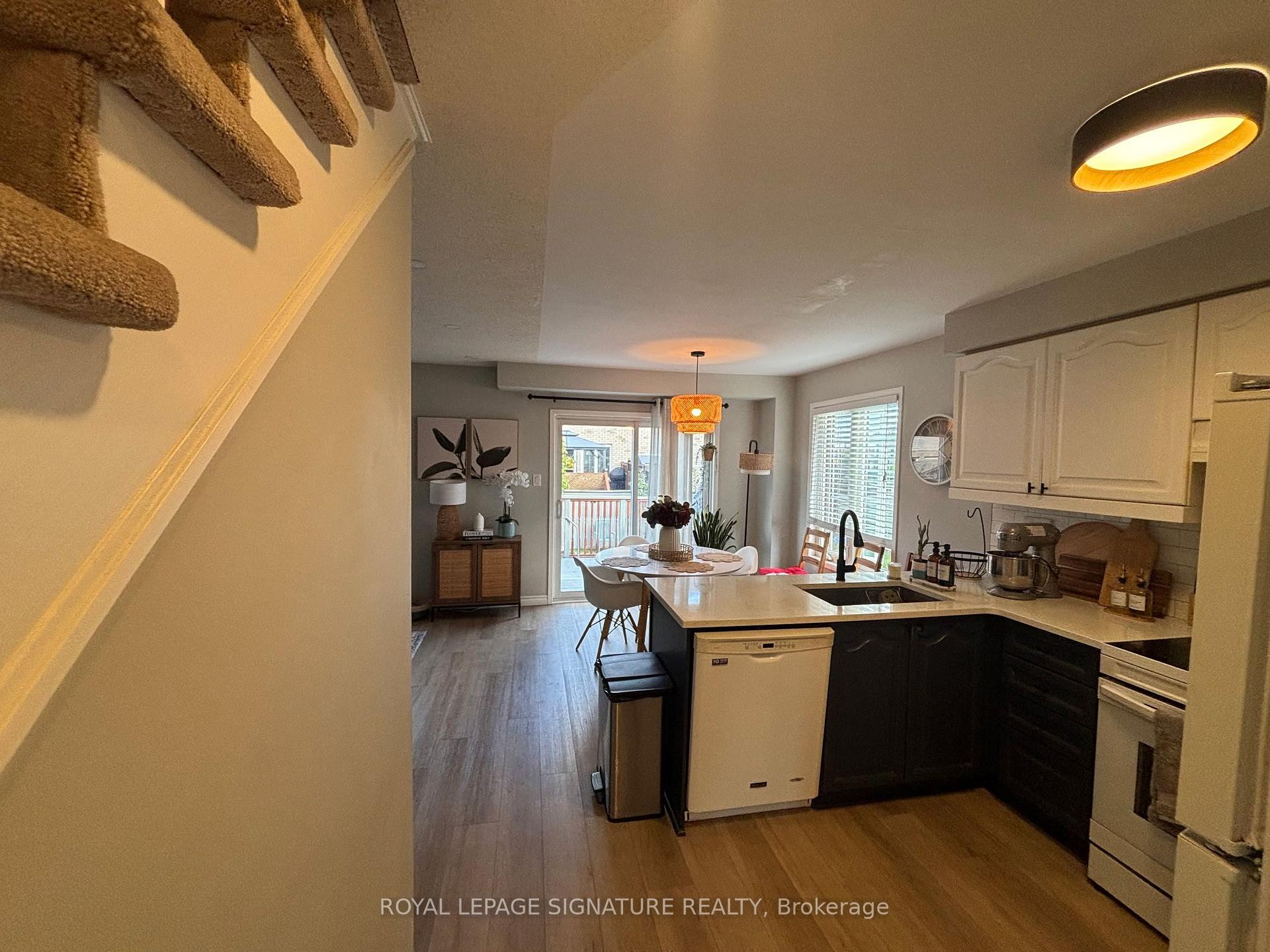 Photo 11 of 2112 Glenhampton Road, Oakville, Westmount — HOMEH