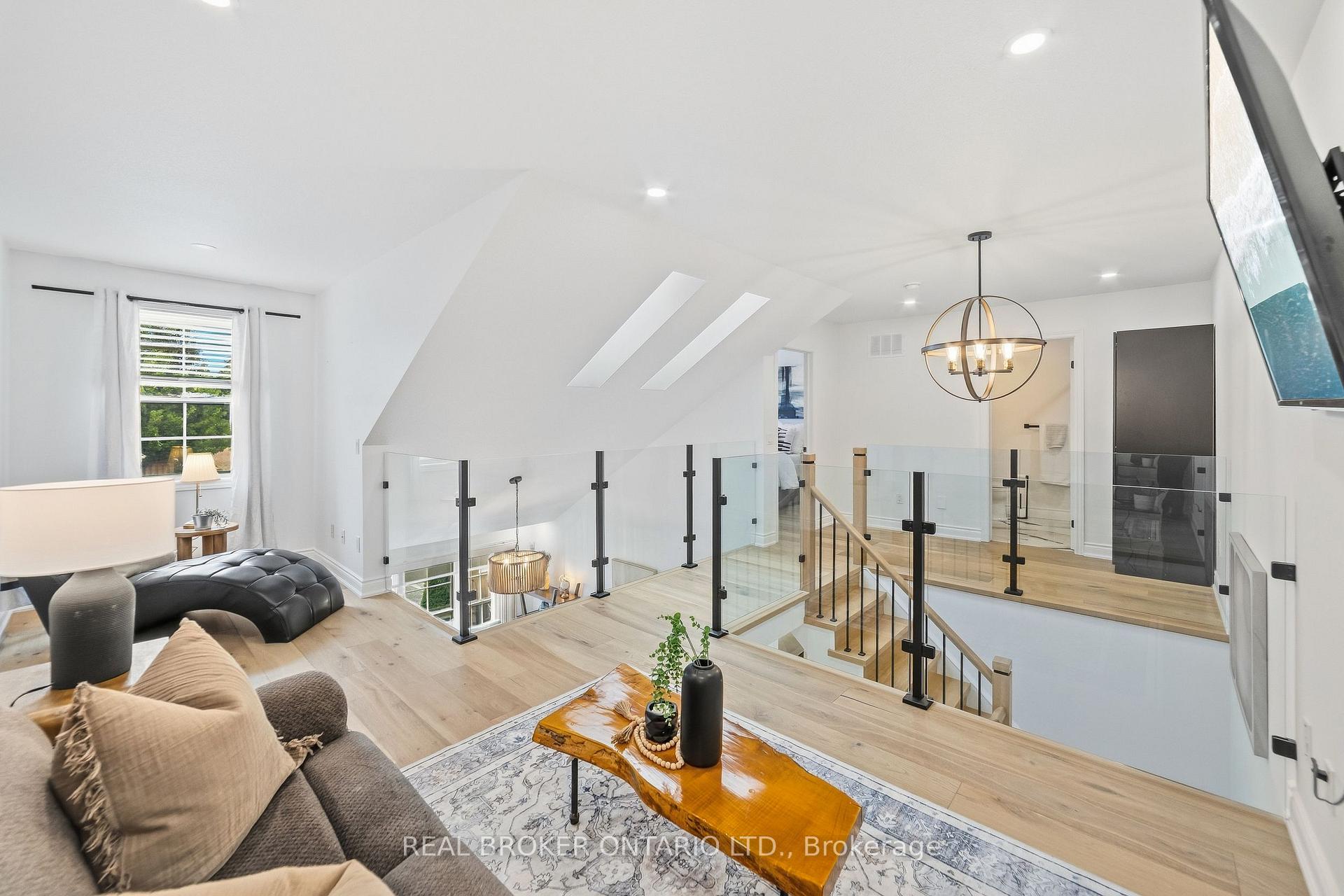 Photo 1 of Unit 5, 1085 Harrogate Drive, Hamilton, Meadowlands — HOMEH