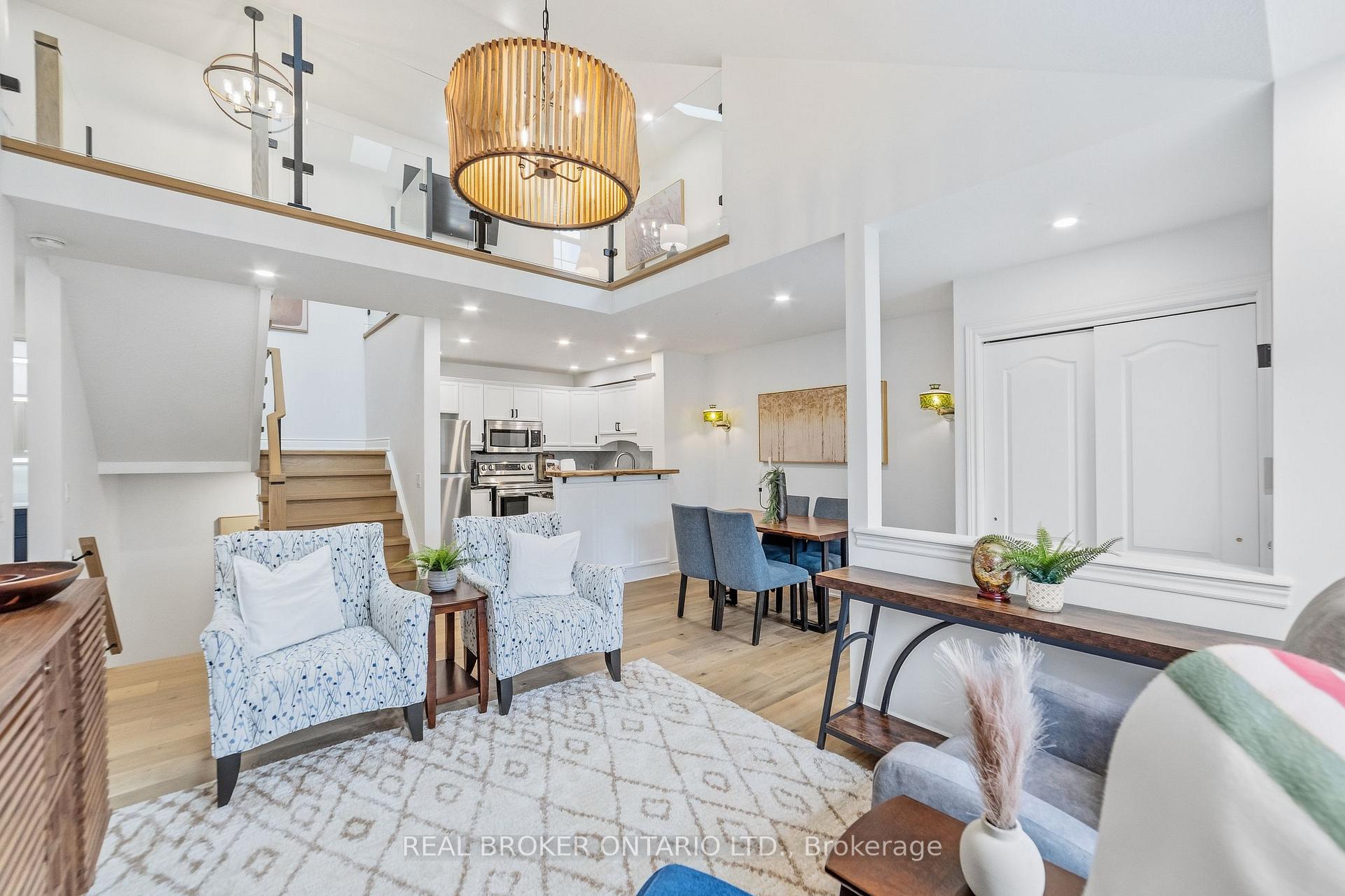 Photo 2 of Unit 5, 1085 Harrogate Drive, Hamilton, Meadowlands — HOMEH