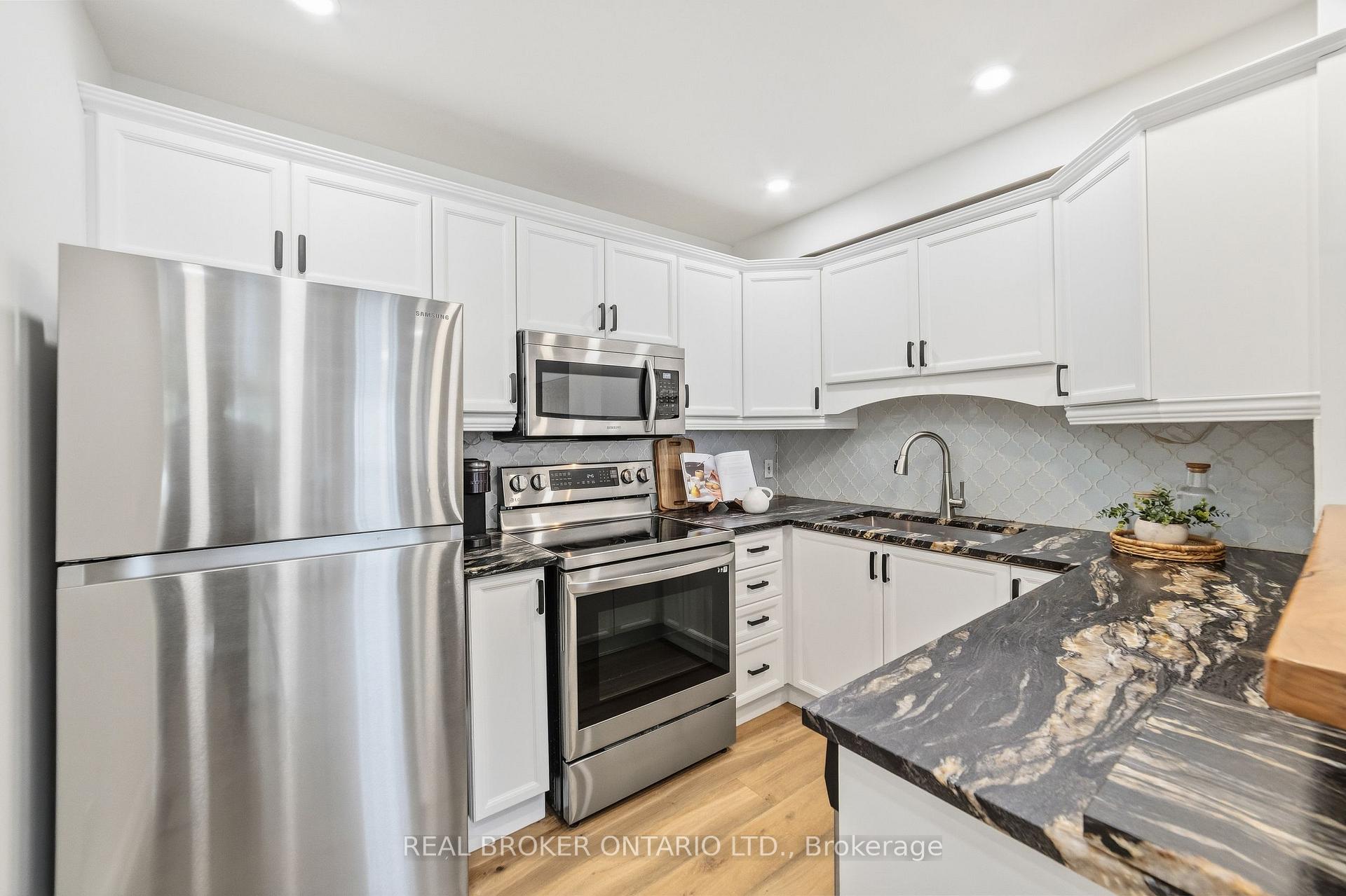 Photo 9 of Unit 5, 1085 Harrogate Drive, Hamilton, Meadowlands — HOMEH