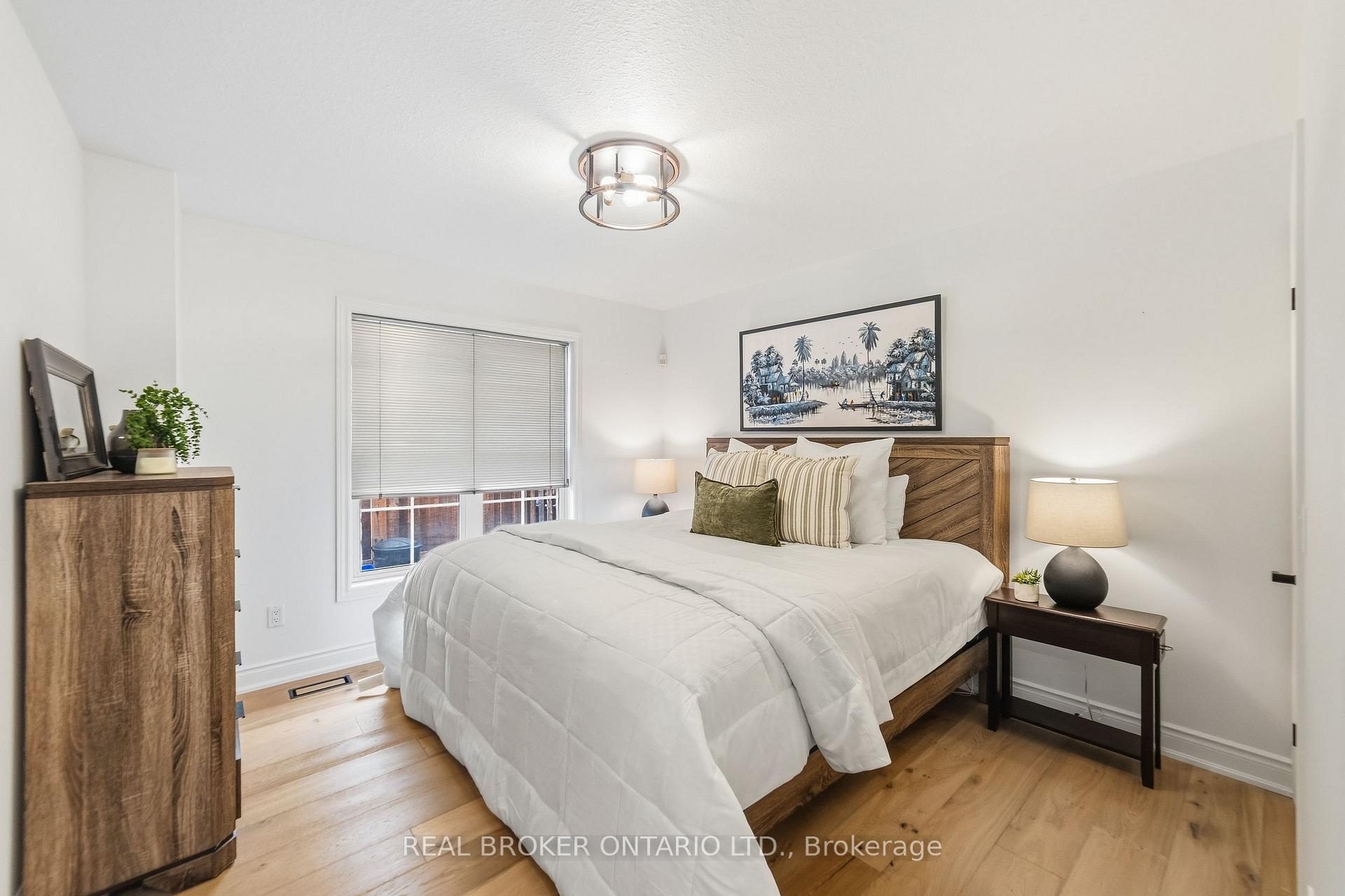 Photo 11 of Unit 5, 1085 Harrogate Drive, Hamilton, Meadowlands — HOMEH