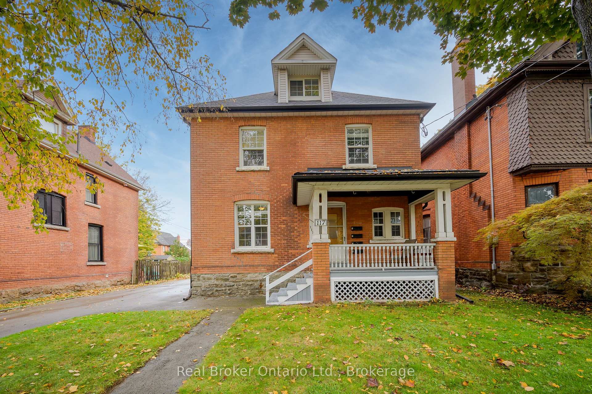 Photo of 117 Fairleigh Avenue S