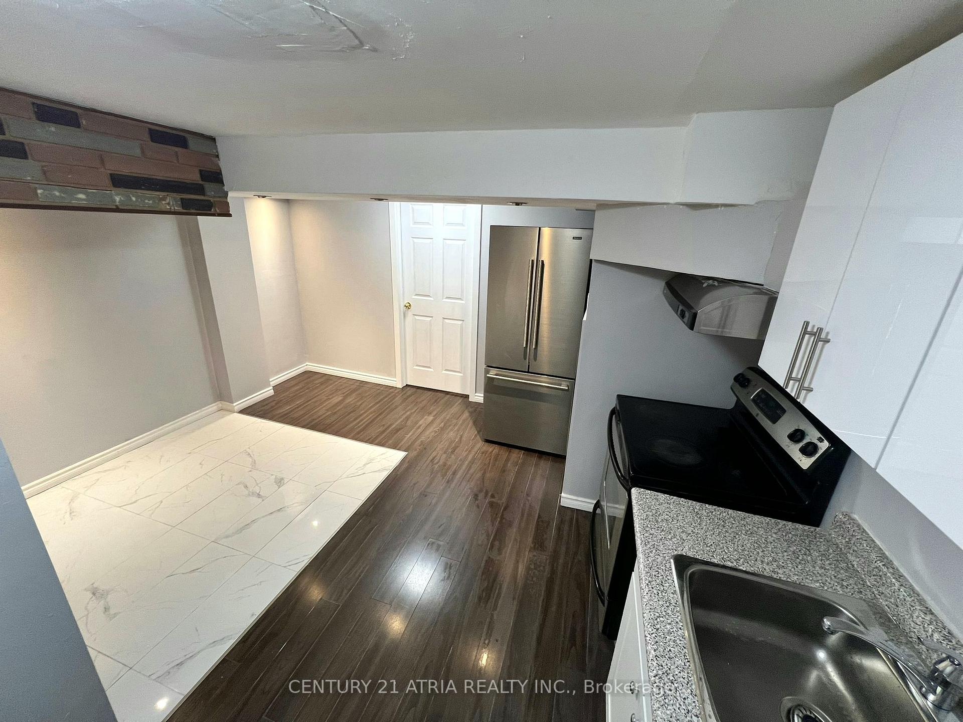 Photo 2 of Unit Lower, 39 Frankton Crescent, North York, York University Heights — HOMEH