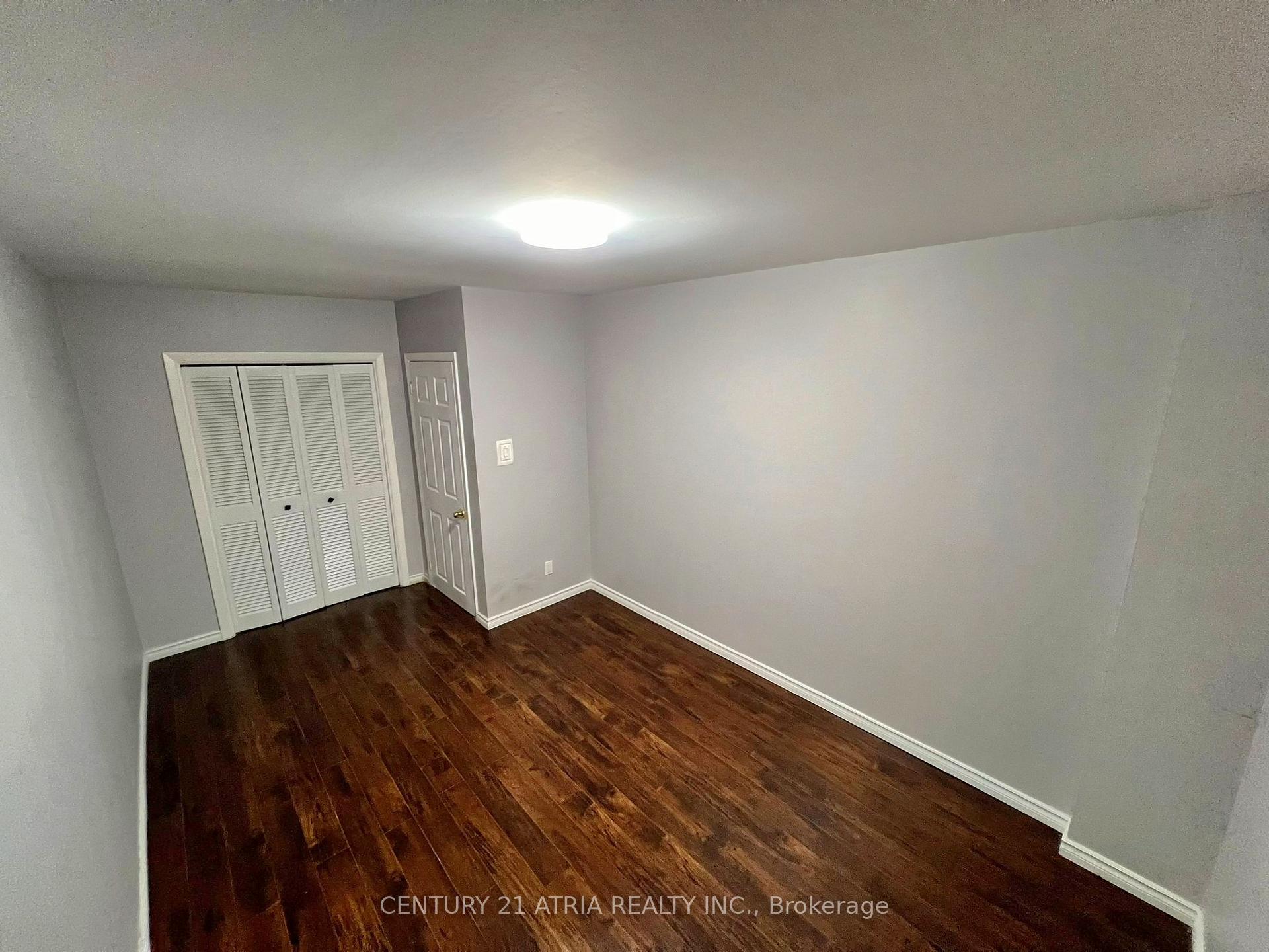 Photo 6 of Unit Lower, 39 Frankton Crescent, North York, York University Heights — HOMEH