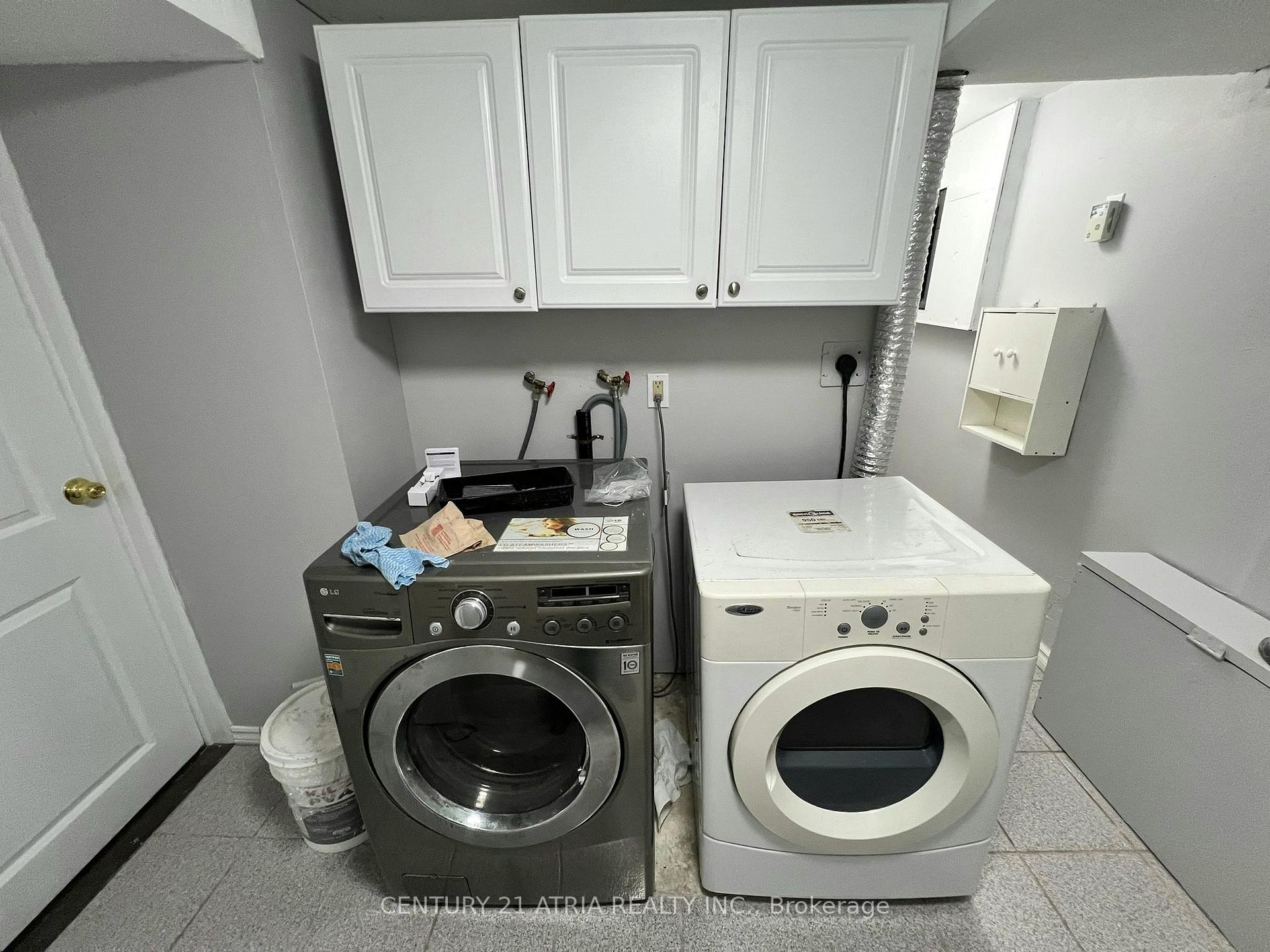 Photo 7 of Unit Lower, 39 Frankton Crescent, North York, York University Heights — HOMEH