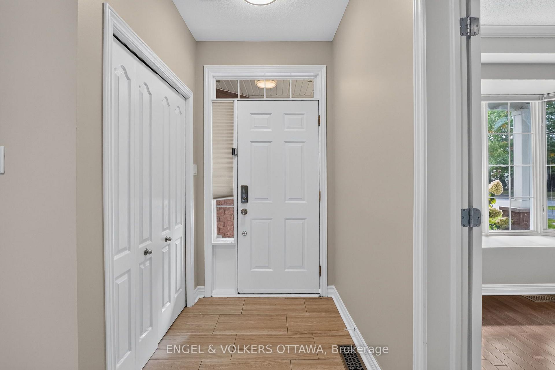 Photo 4 of 3759 Twin Falls Place, Ottawa, Riverside South/Gloucester Glen — HOMEH
