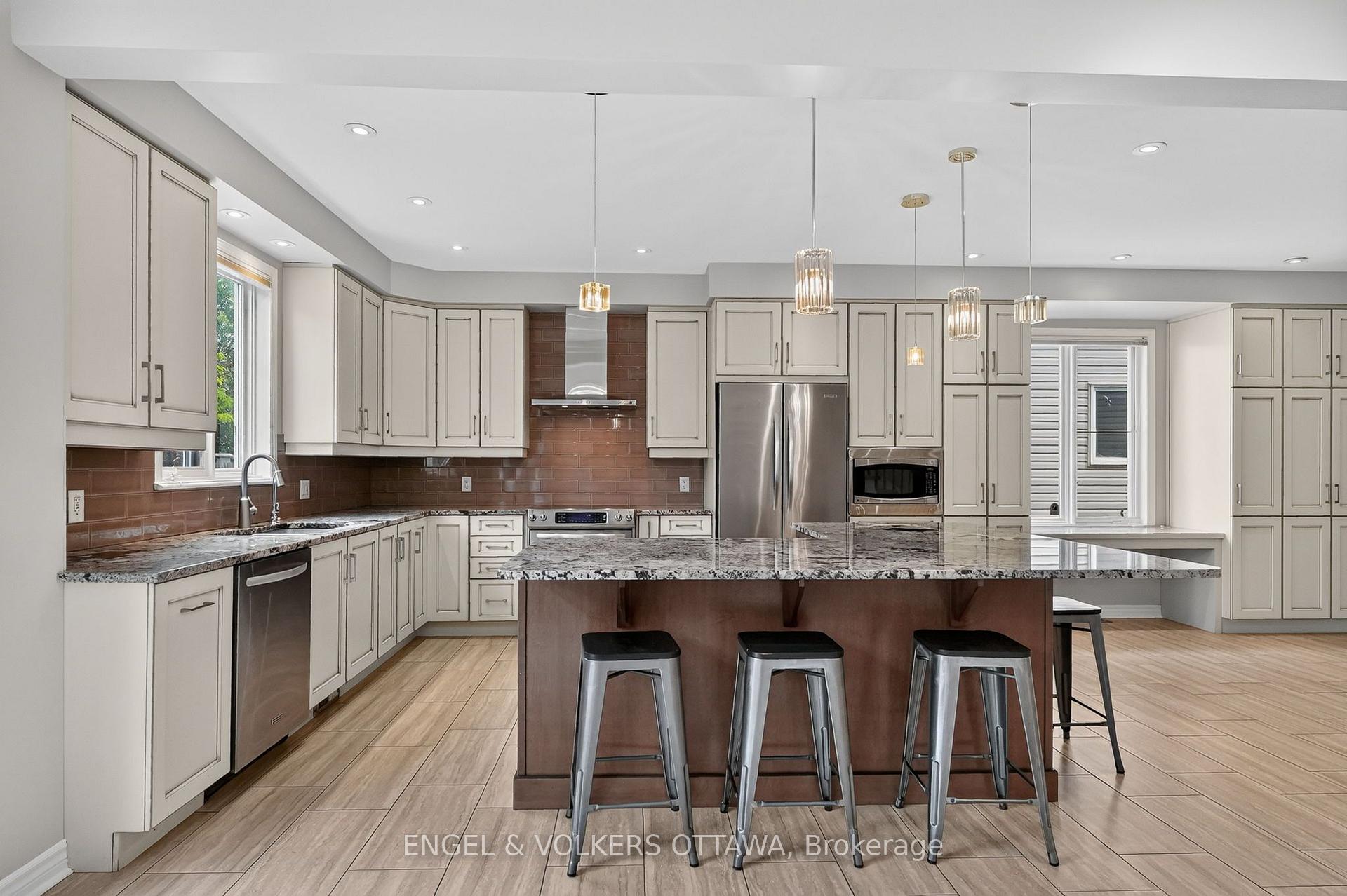 Photo 8 of 3759 Twin Falls Place, Ottawa, Riverside South/Gloucester Glen — HOMEH
