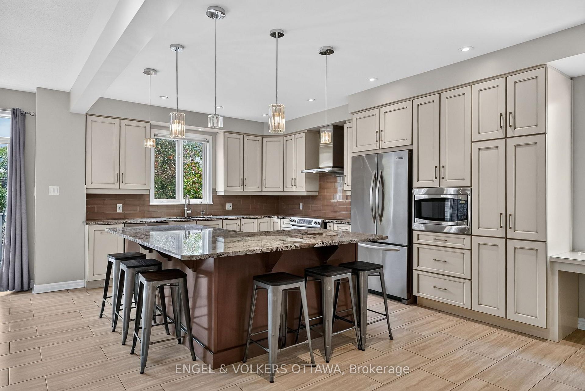 Photo 9 of 3759 Twin Falls Place, Ottawa, Riverside South/Gloucester Glen — HOMEH