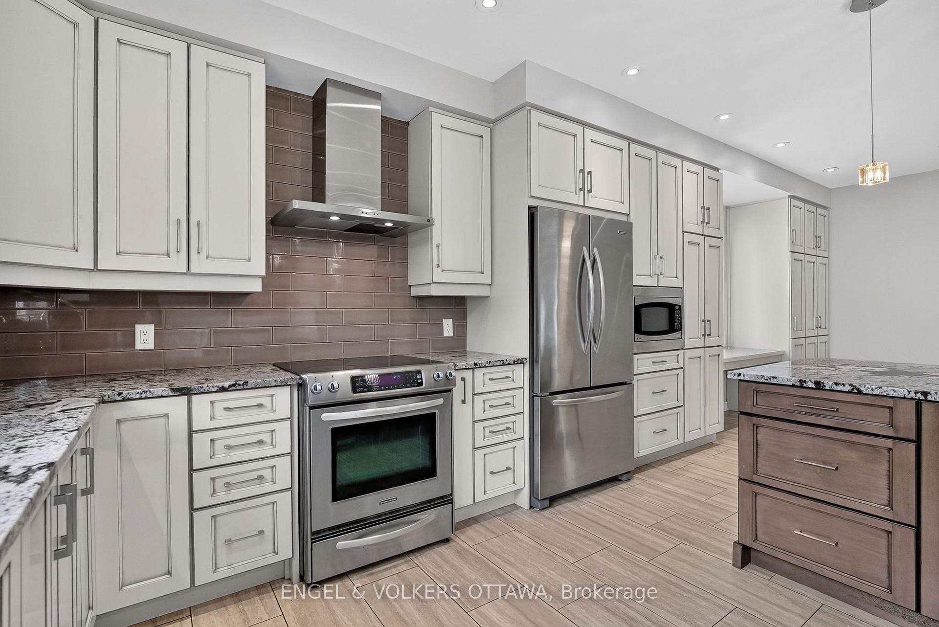 Photo 15 of 3759 Twin Falls Place, Ottawa, Riverside South/Gloucester Glen — HOMEH