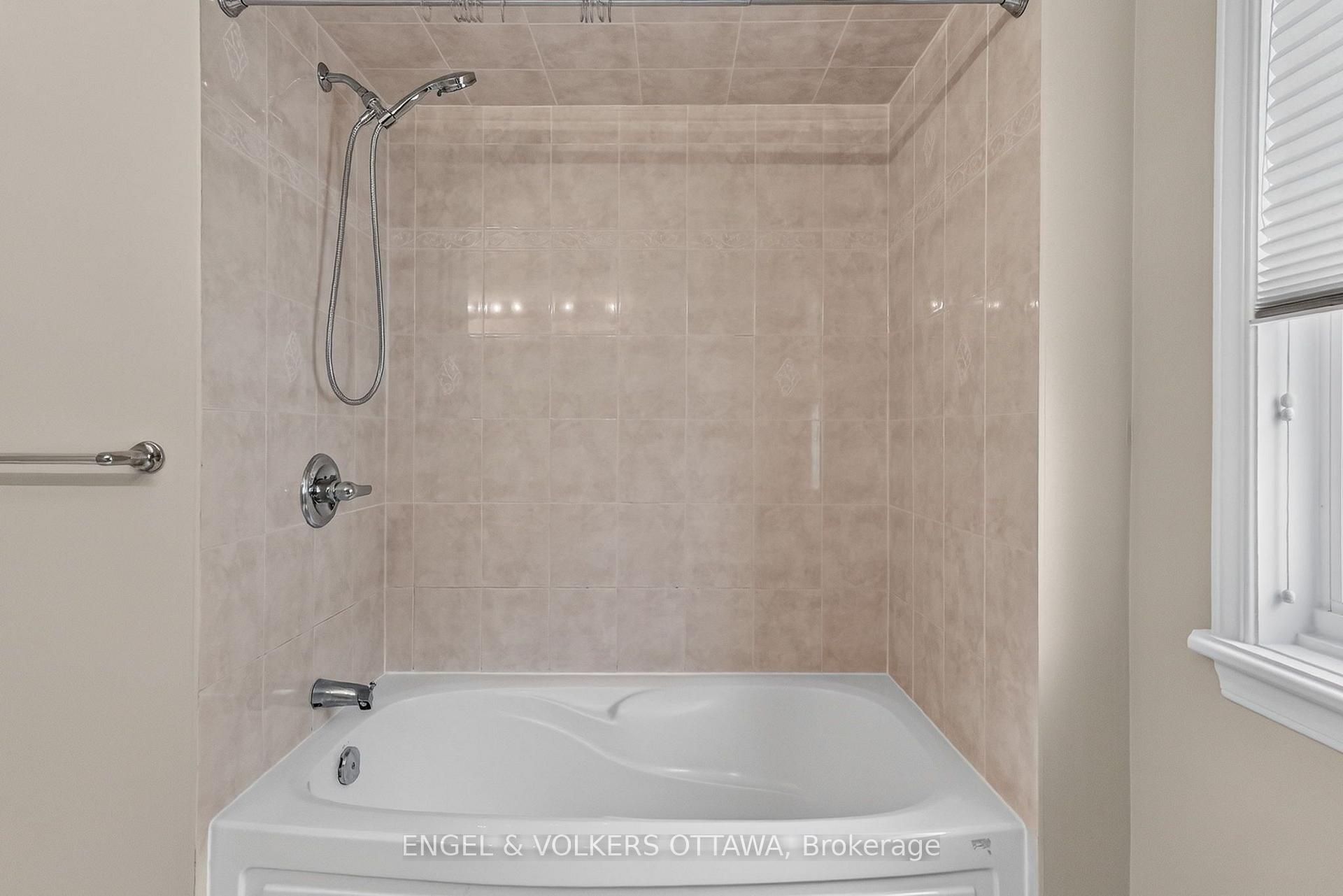Photo 34 of 3759 Twin Falls Place, Ottawa, Riverside South/Gloucester Glen — HOMEH