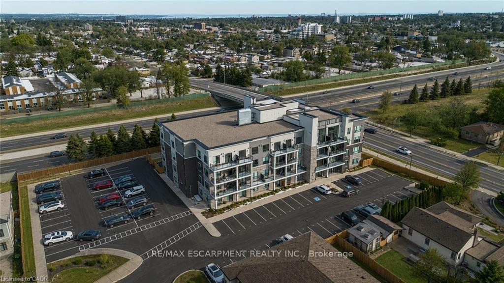 Photo of Unit 107, 120 Springvalley Centre