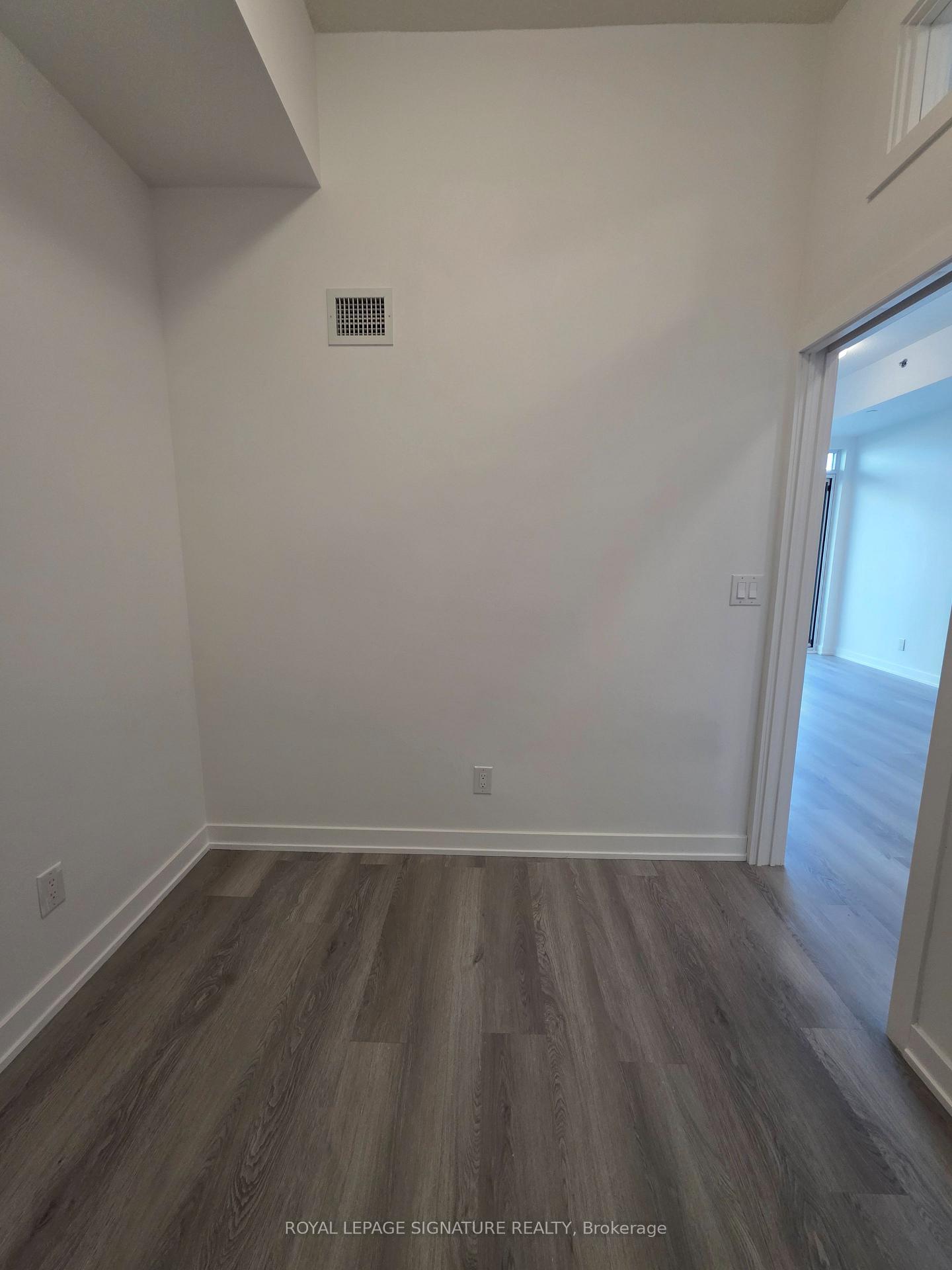 Photo 8 of Unit 104B, 3200 Dakota Common, Burlington, Alton — HOMEH