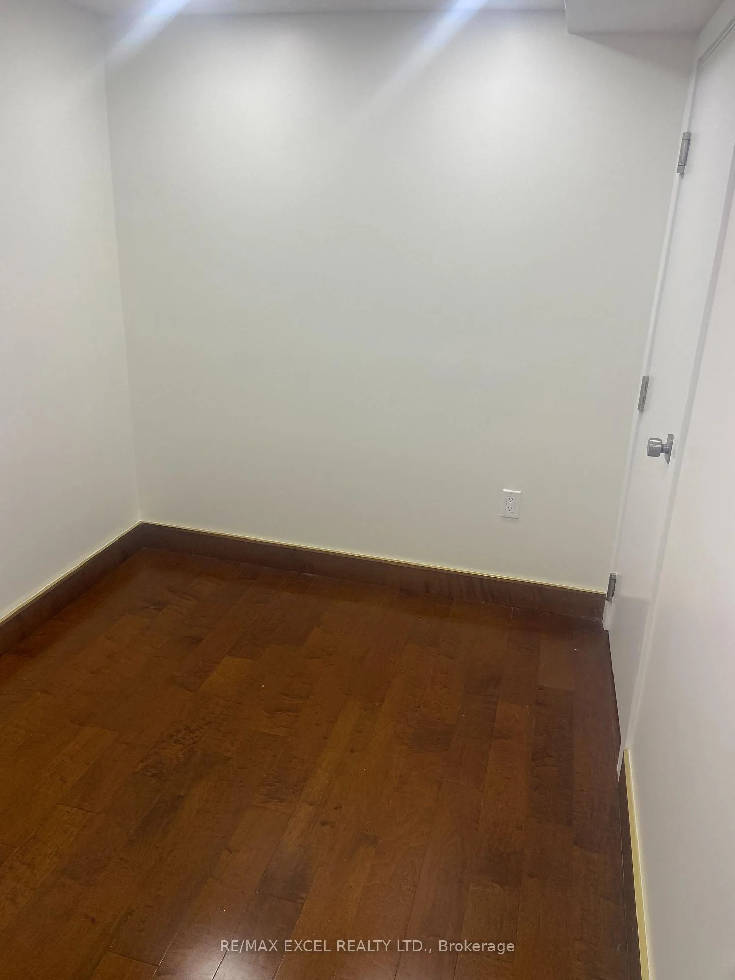Photo 2 of Unit Basement, 226 Elgin Street W, Oshawa, McLaughlin — HOMEH