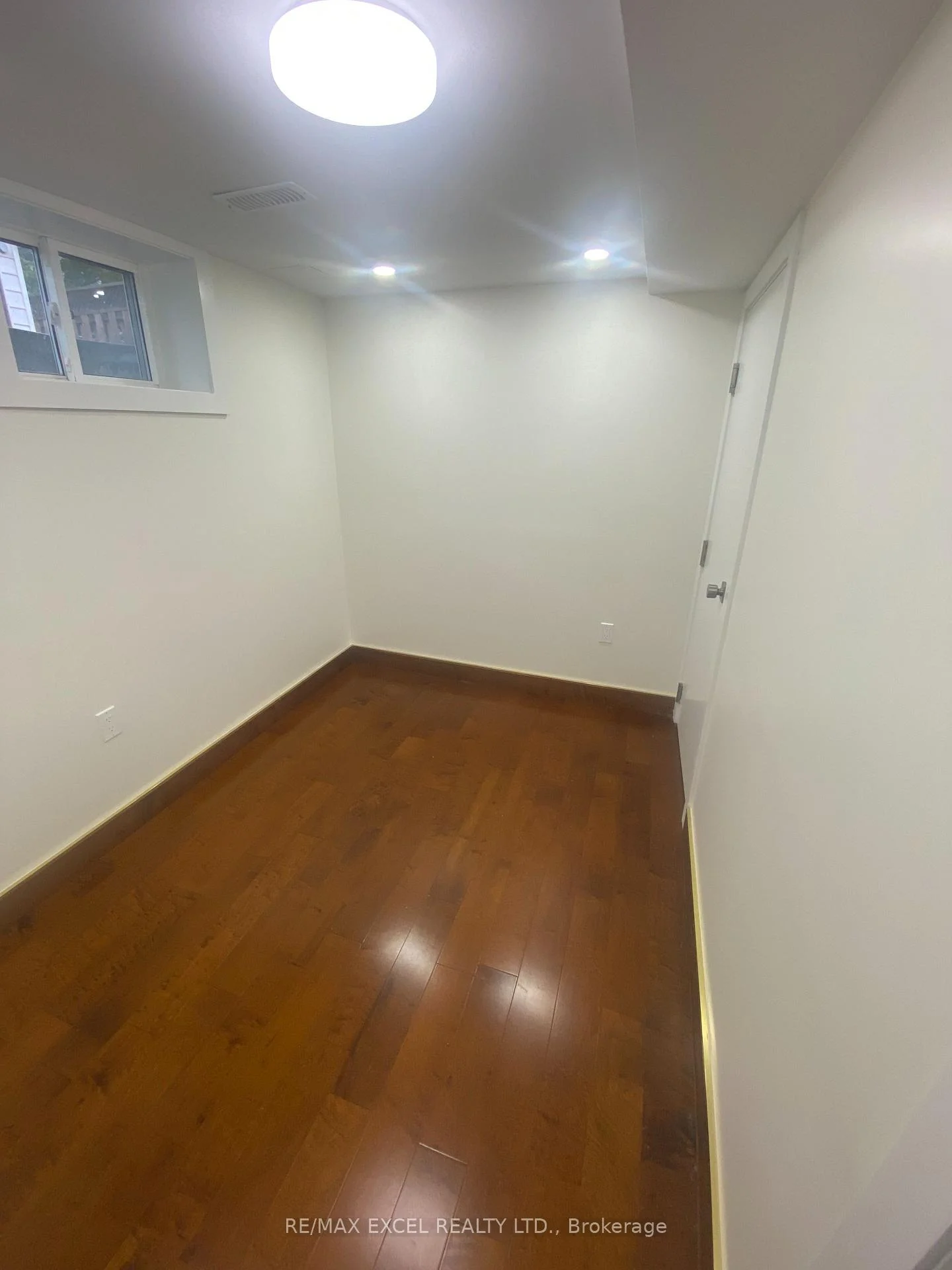 Photo 3 of Unit Basement, 226 Elgin Street W, Oshawa, McLaughlin — HOMEH