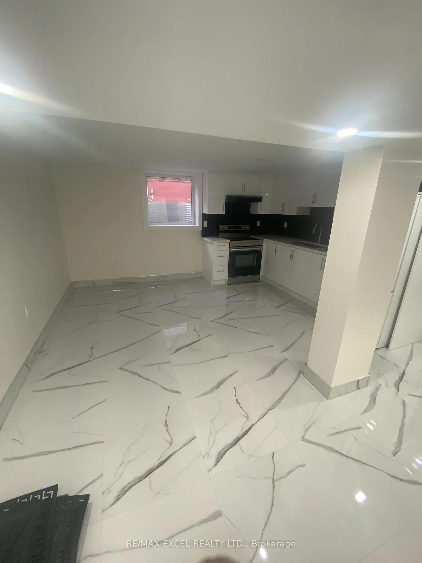 Photo 8 of Unit Basement, 226 Elgin Street W, Oshawa, McLaughlin — HOMEH